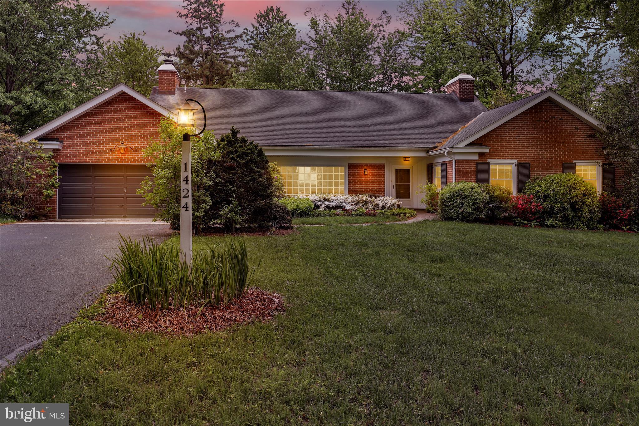 1424 CENTER ROAD
