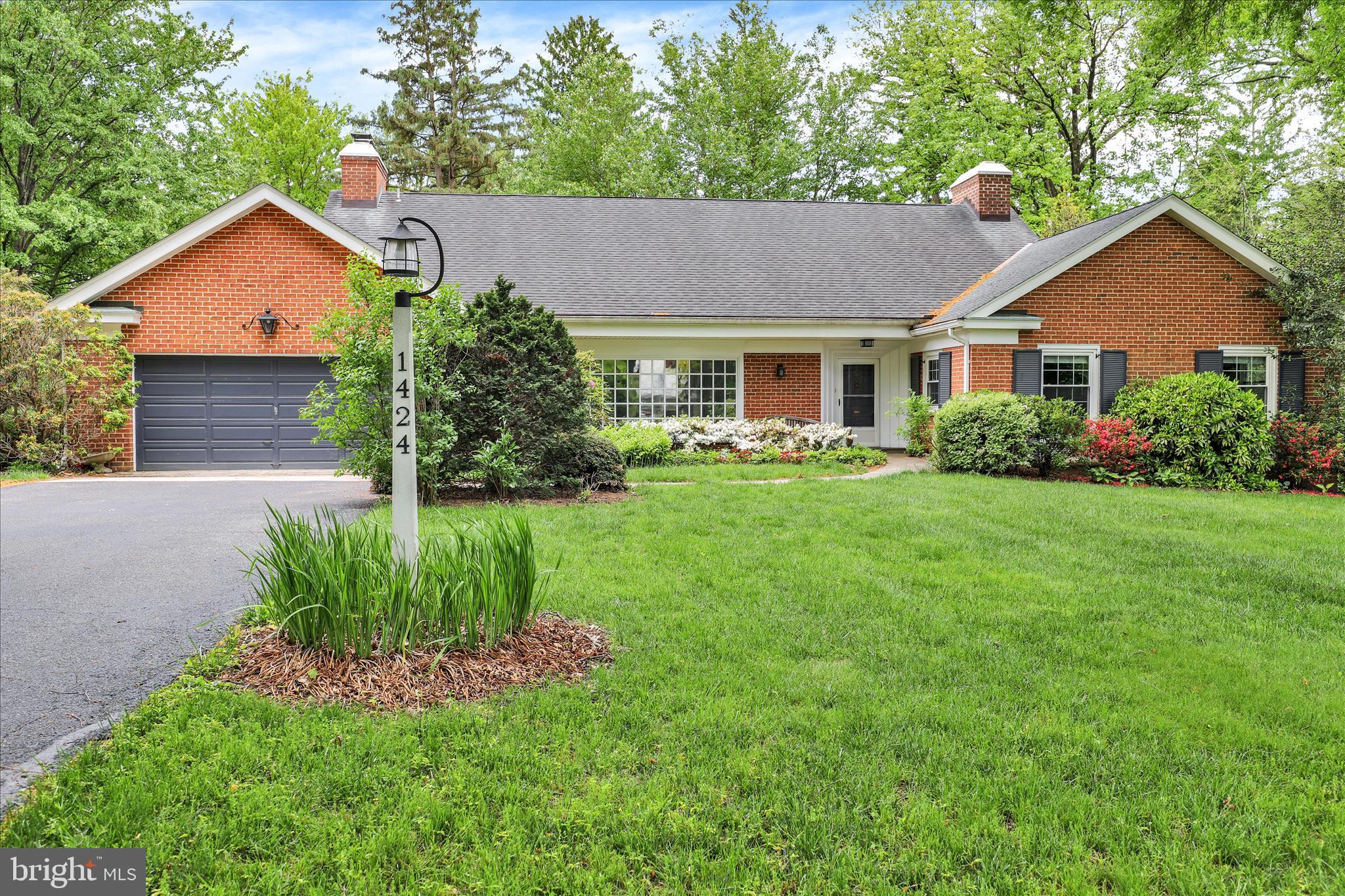 1424 CENTER ROAD