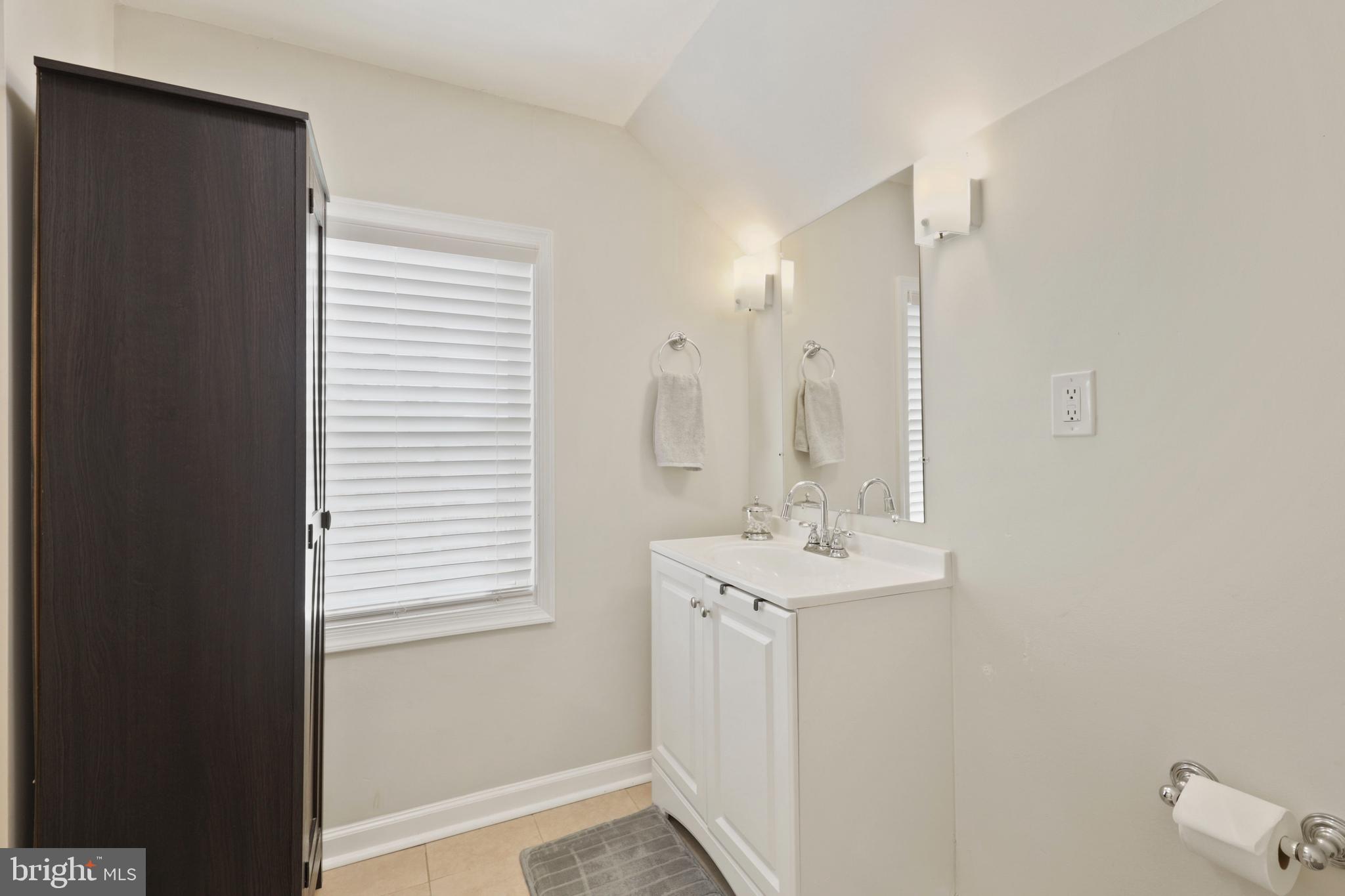 LONG BAR HARBOR - Residential