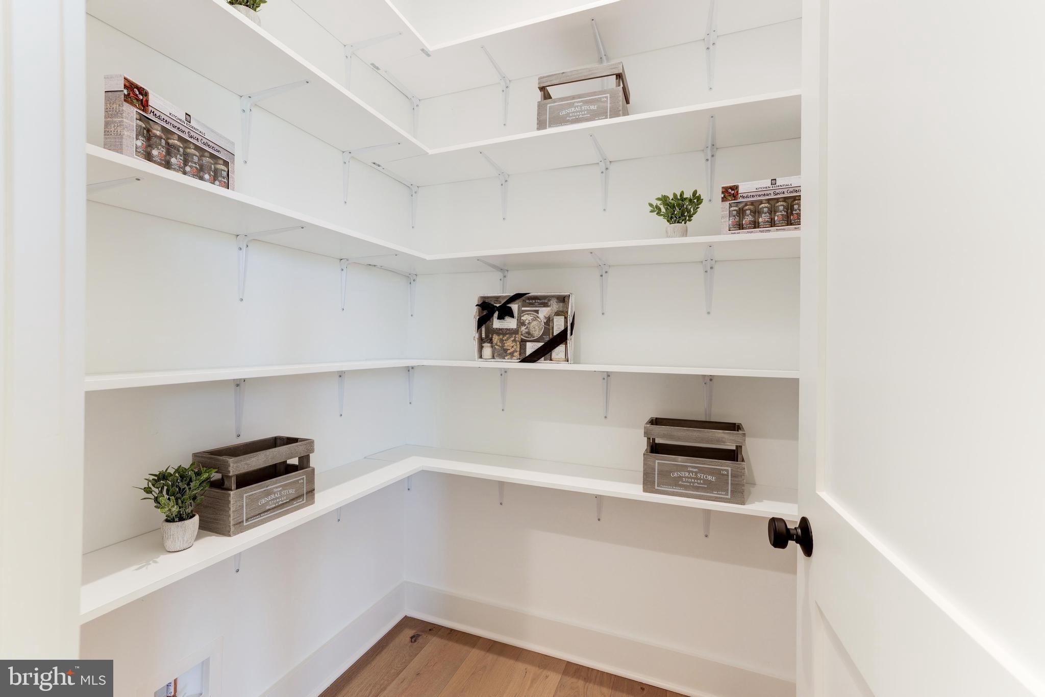 PIMMIT HILLS - Residential