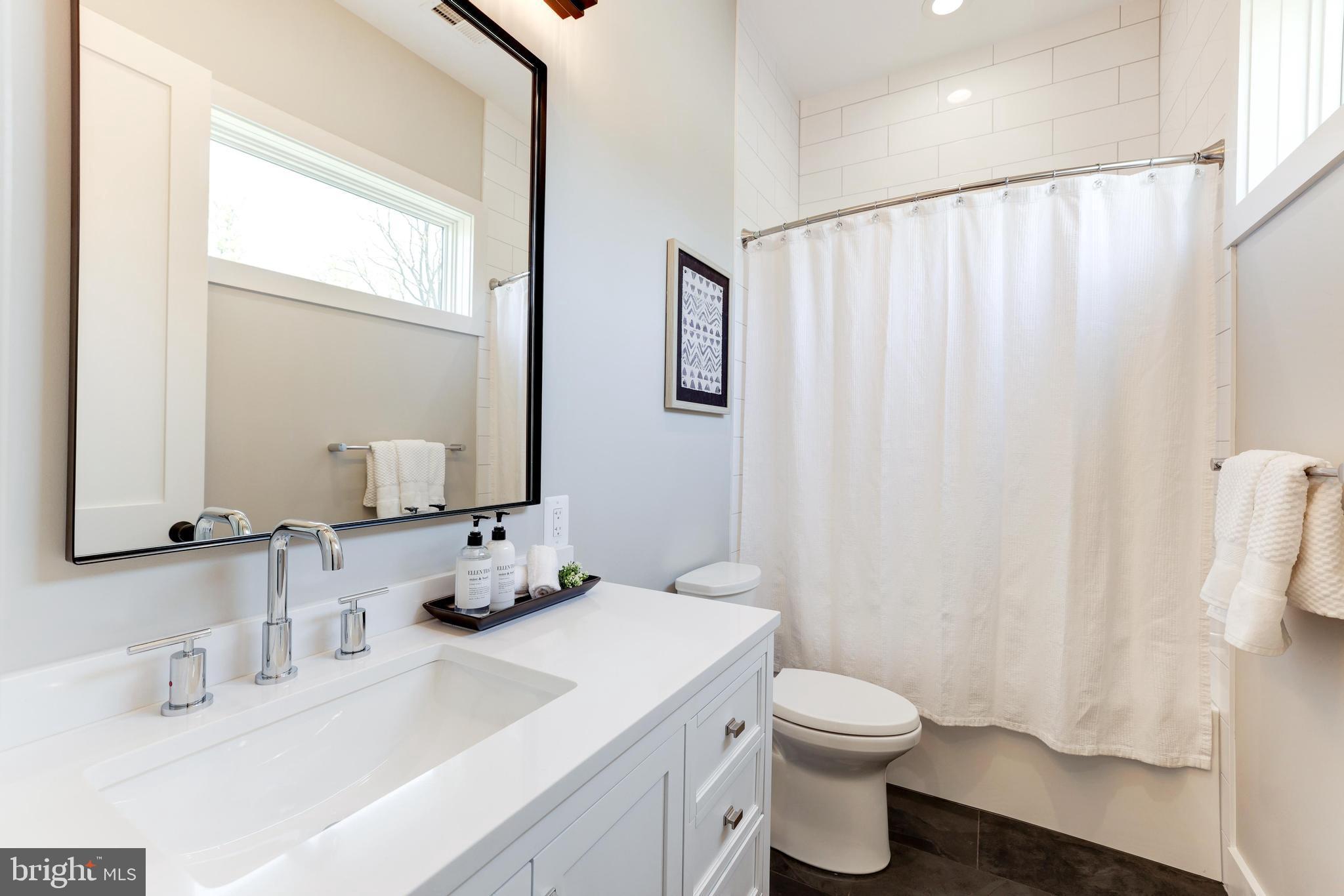 PIMMIT HILLS - Residential