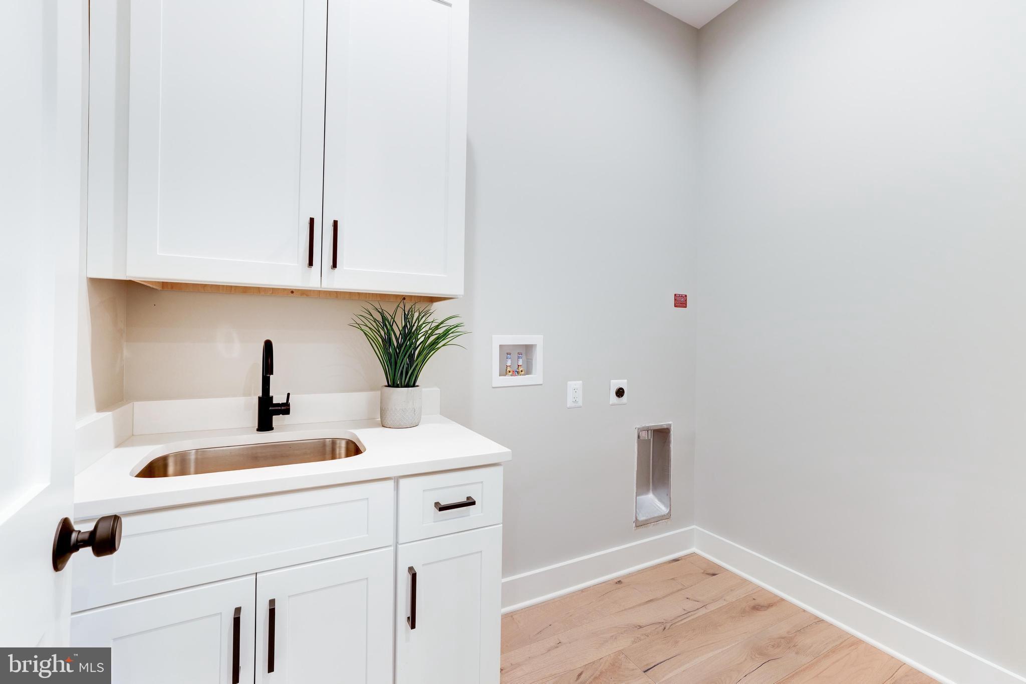 PIMMIT HILLS - Residential