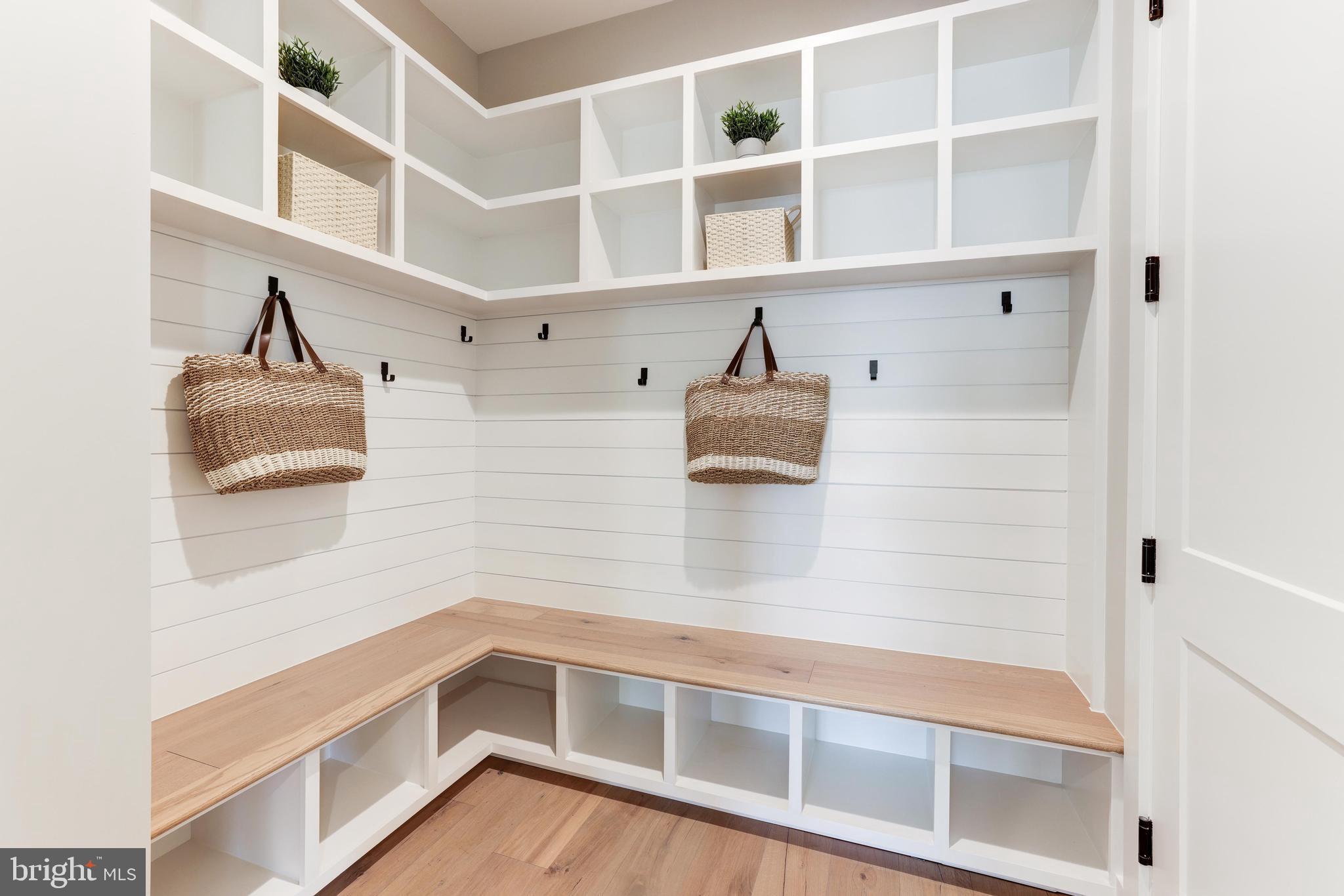 PIMMIT HILLS - Residential