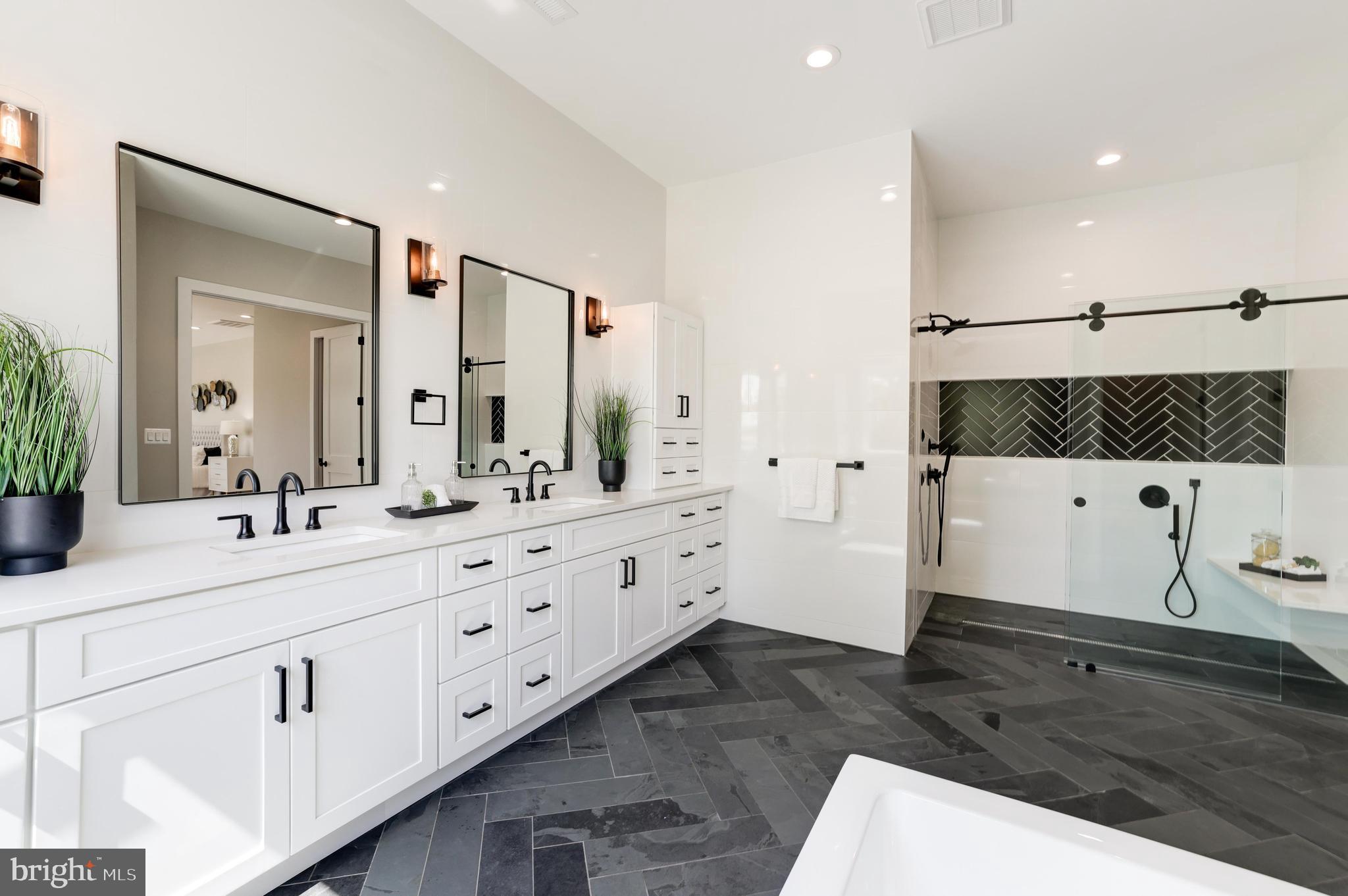 PIMMIT HILLS - Residential