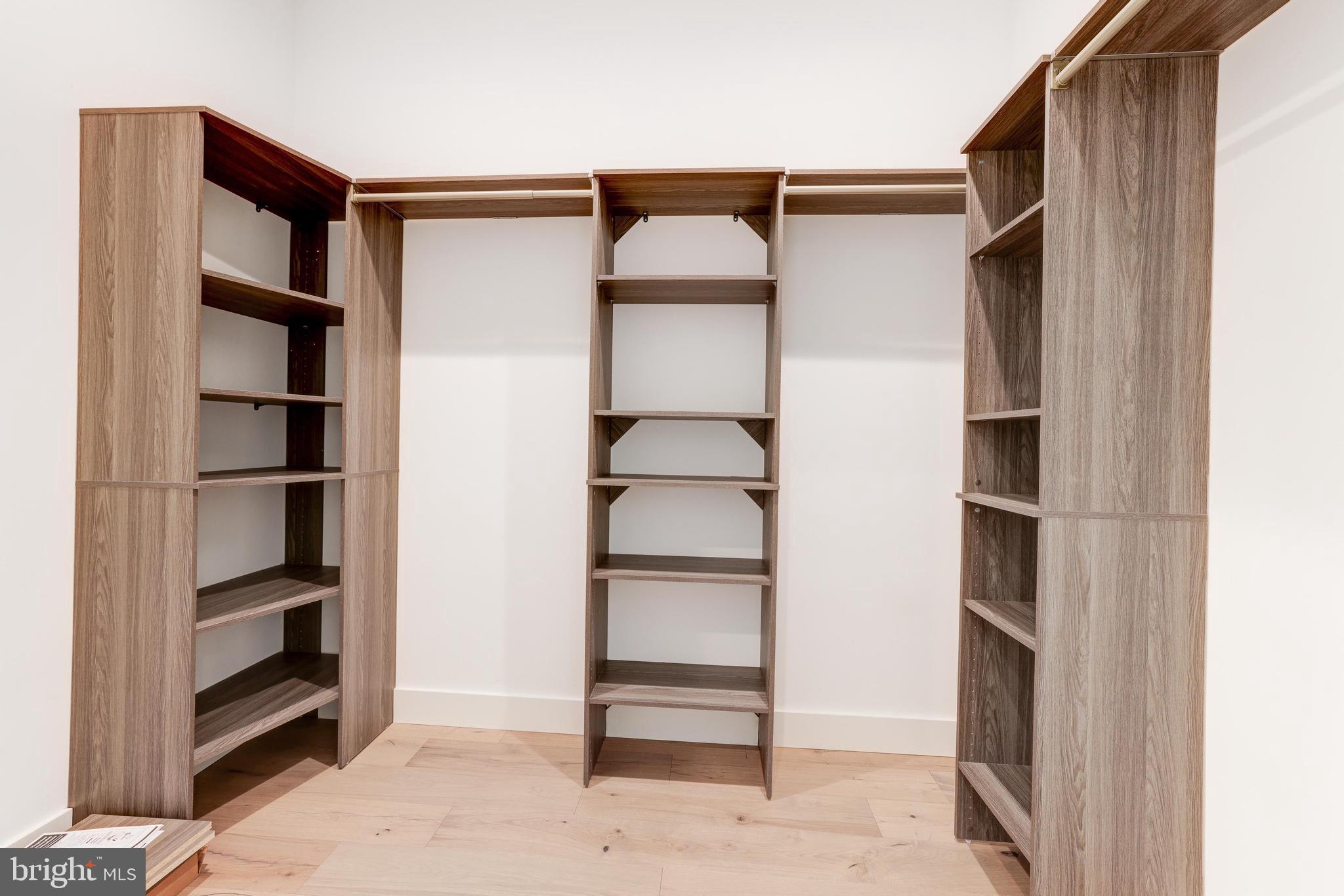 PIMMIT HILLS - Residential