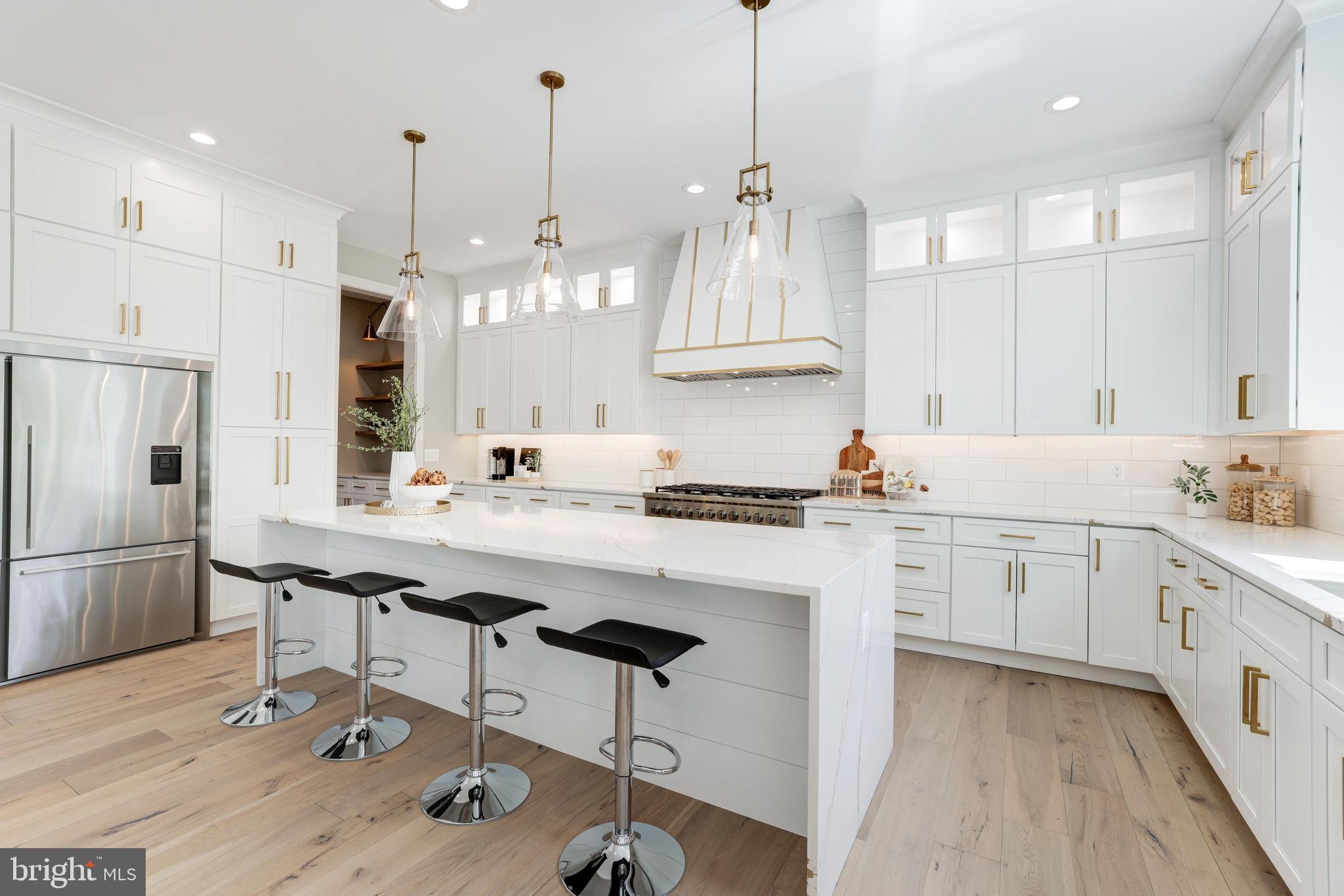 PIMMIT HILLS - Residential