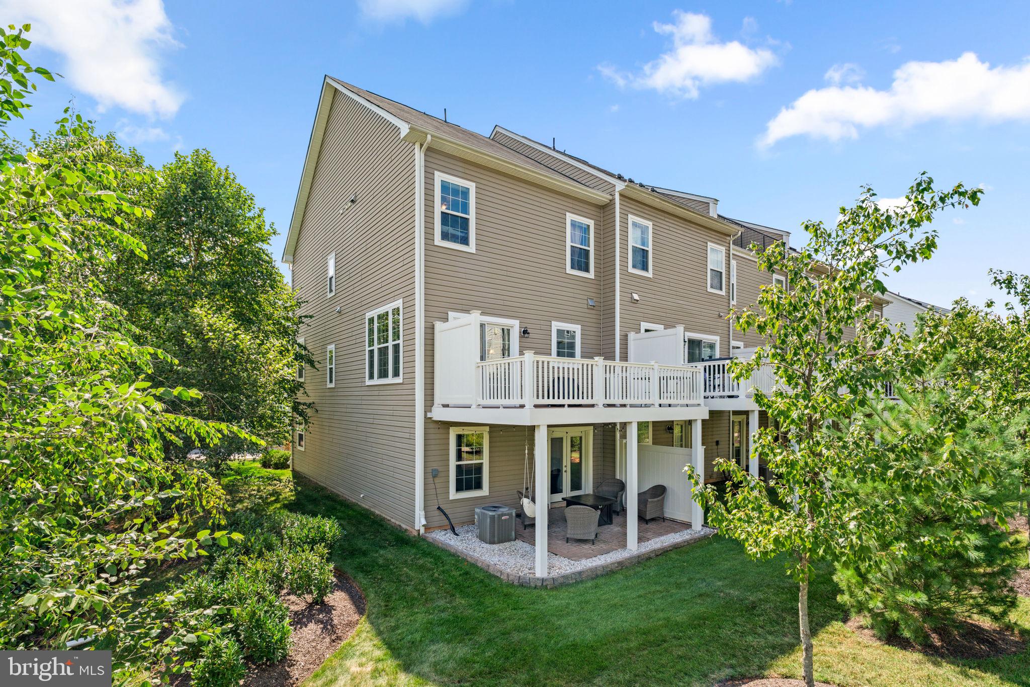 1008 LINDEN DRIVE