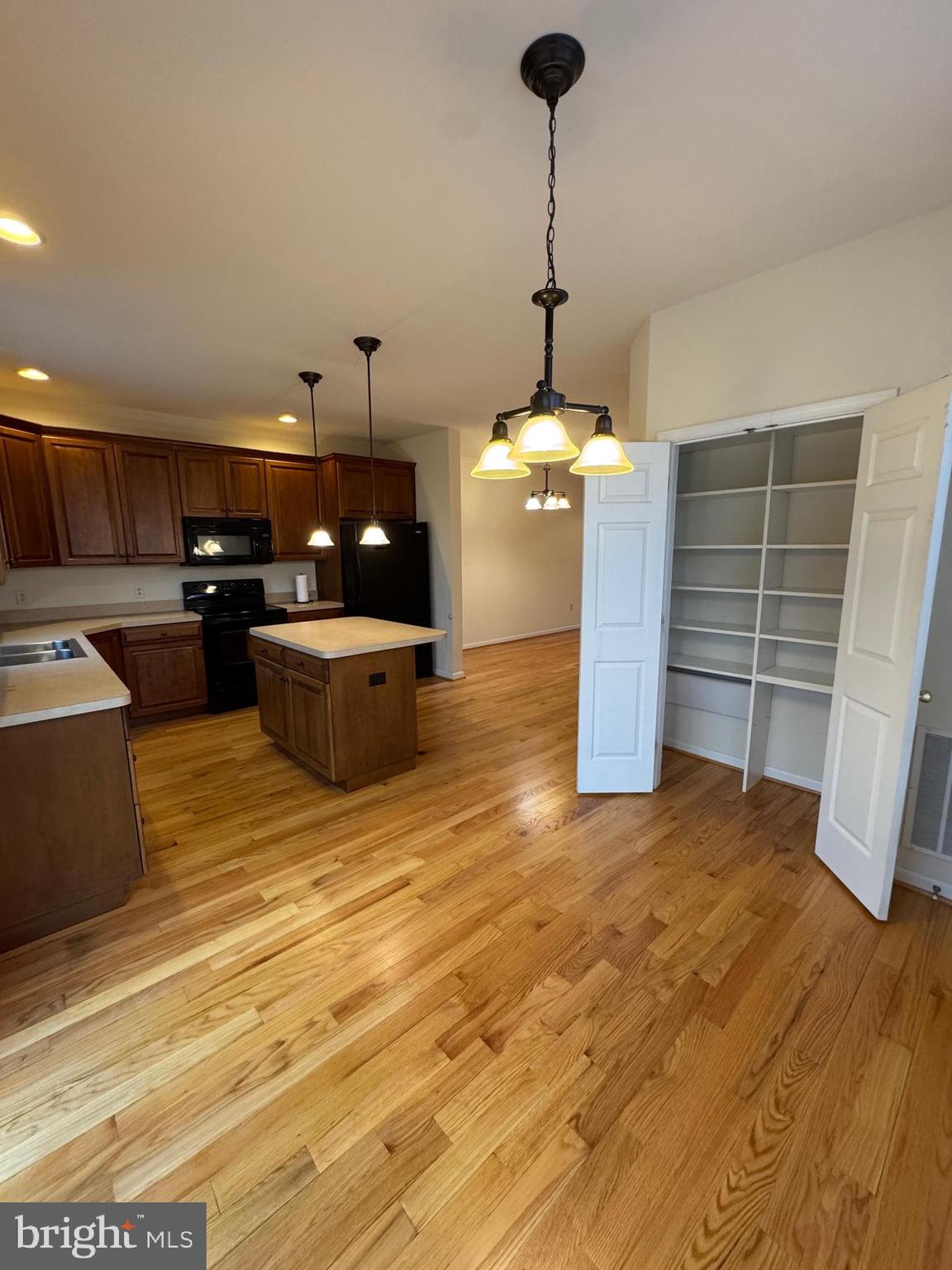 KEYSTONE MANOR - Residential Lease