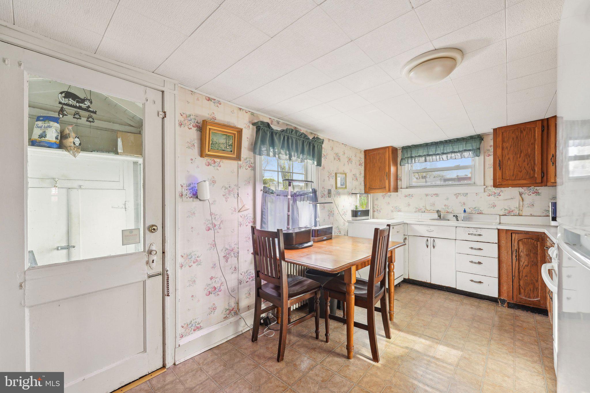 WEST OAK LANE - Residential