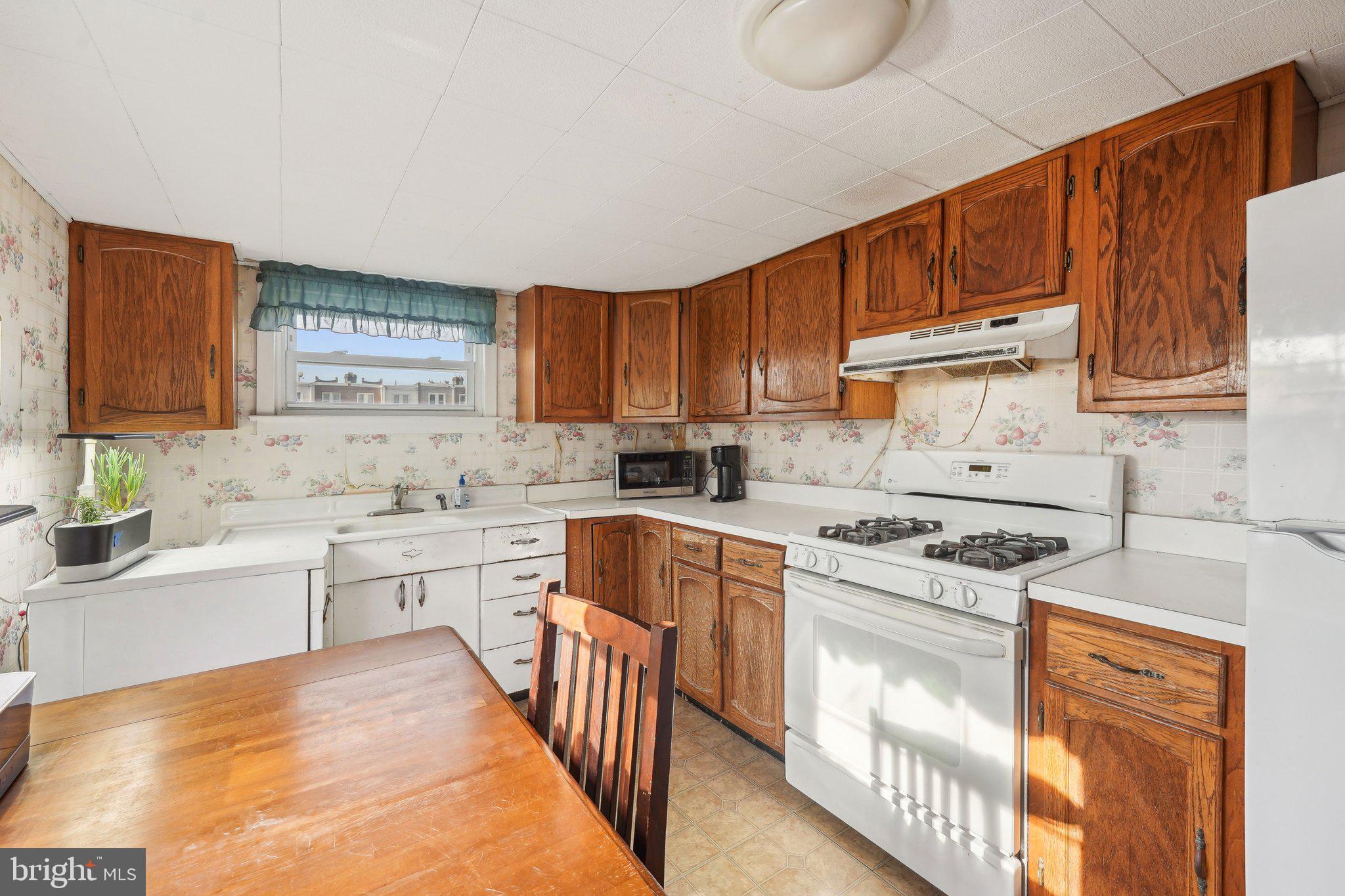 WEST OAK LANE - Residential