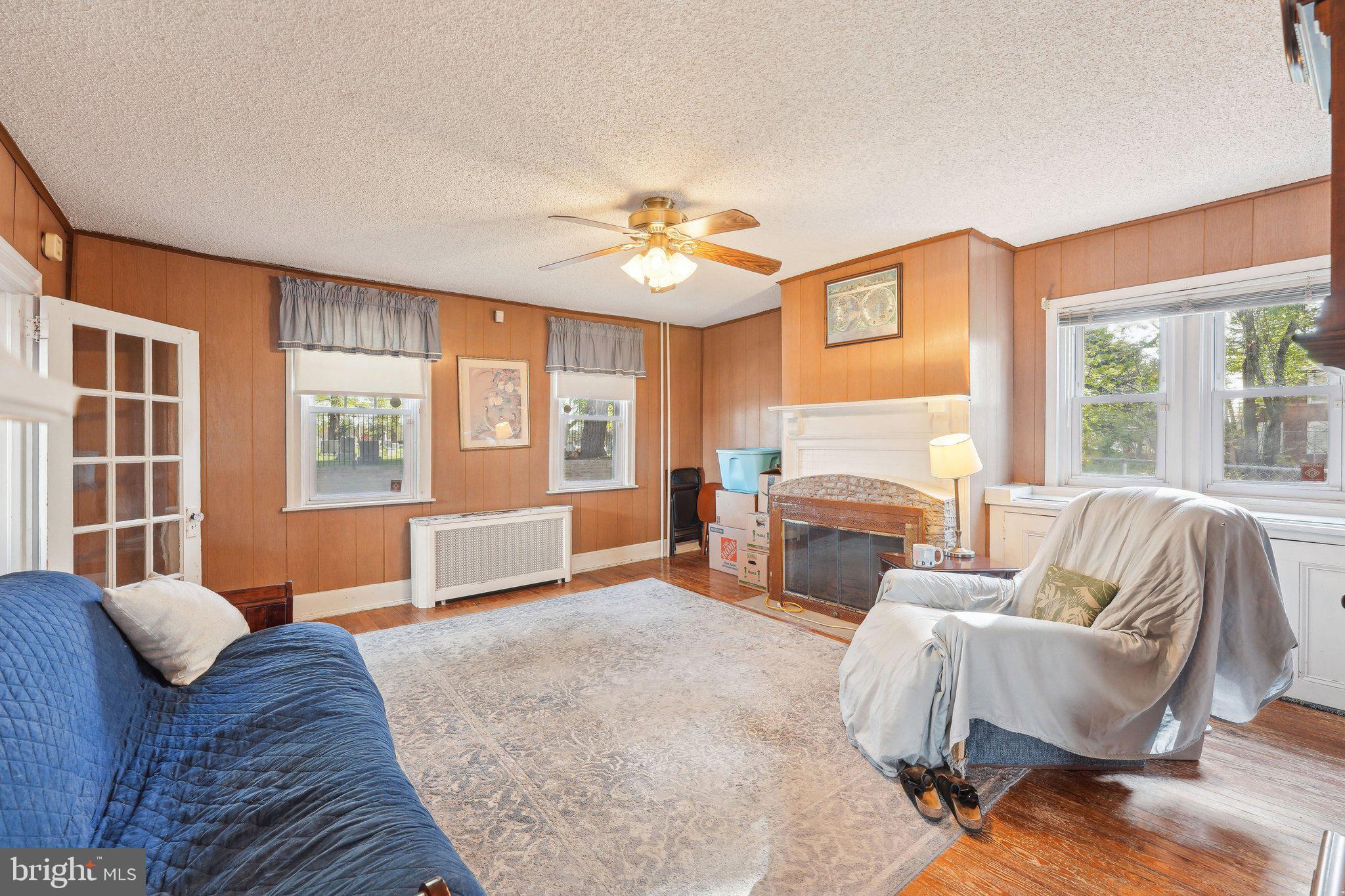 WEST OAK LANE - Residential