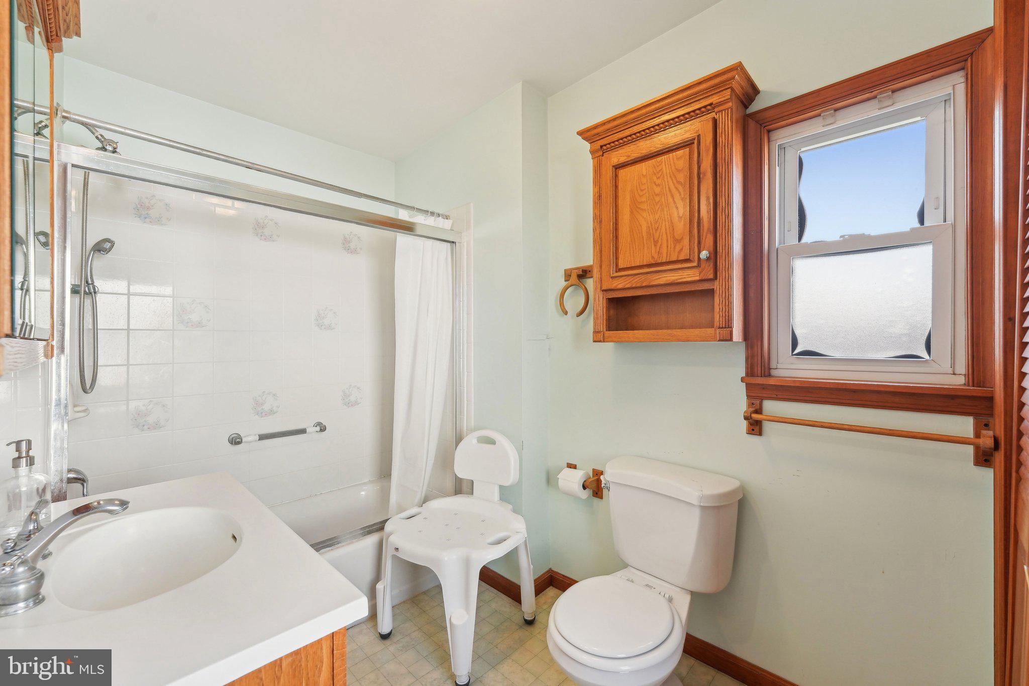 WEST OAK LANE - Residential