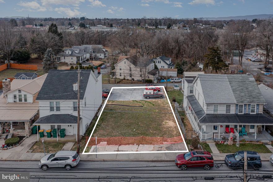 You are looking at the site of the former "Dolce Vita Italian Restaurant & Pizzeria" which is unfortunately no longer. This is where you come in...the property has the zoning ordinance 851-23 and is in the CL district, so that means the following uses are permitted as per the zoning, given that you're able to meet the local municipalities requirements: bar/tavern, car wash, distillery, convenience store, fire station/hall, funeral home, health club/health services, library, mixed-use with the 1st floor being commercial...all other floors above can be used as residential; offices, personal services i.e barbershop; restaurants or retail establishments. Whether you're looking for a new location for your business or you're an investor, this prime location makes the perfect opportunity with Harrisburg, York, Mechanicsburg, Camp Hill and Carlisle being only a short drive away!