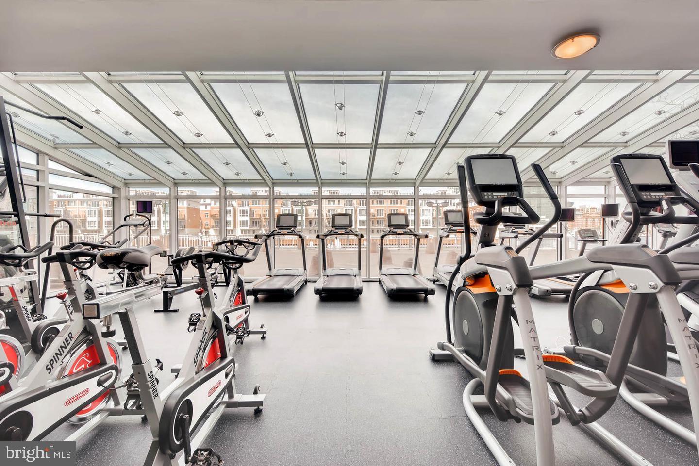 PIERSIDE AT HARBORVIEW - Residential