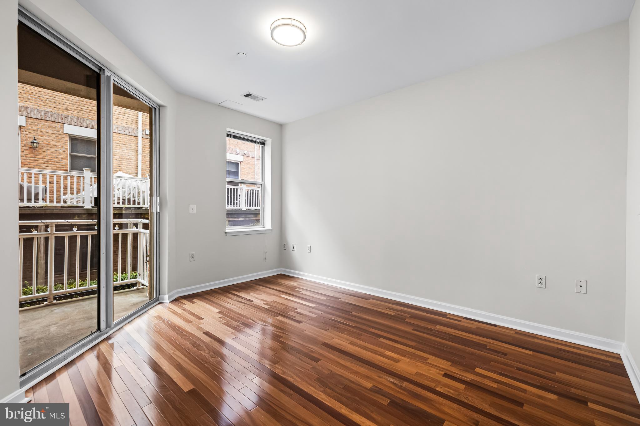 PIERSIDE AT HARBORVIEW - Residential