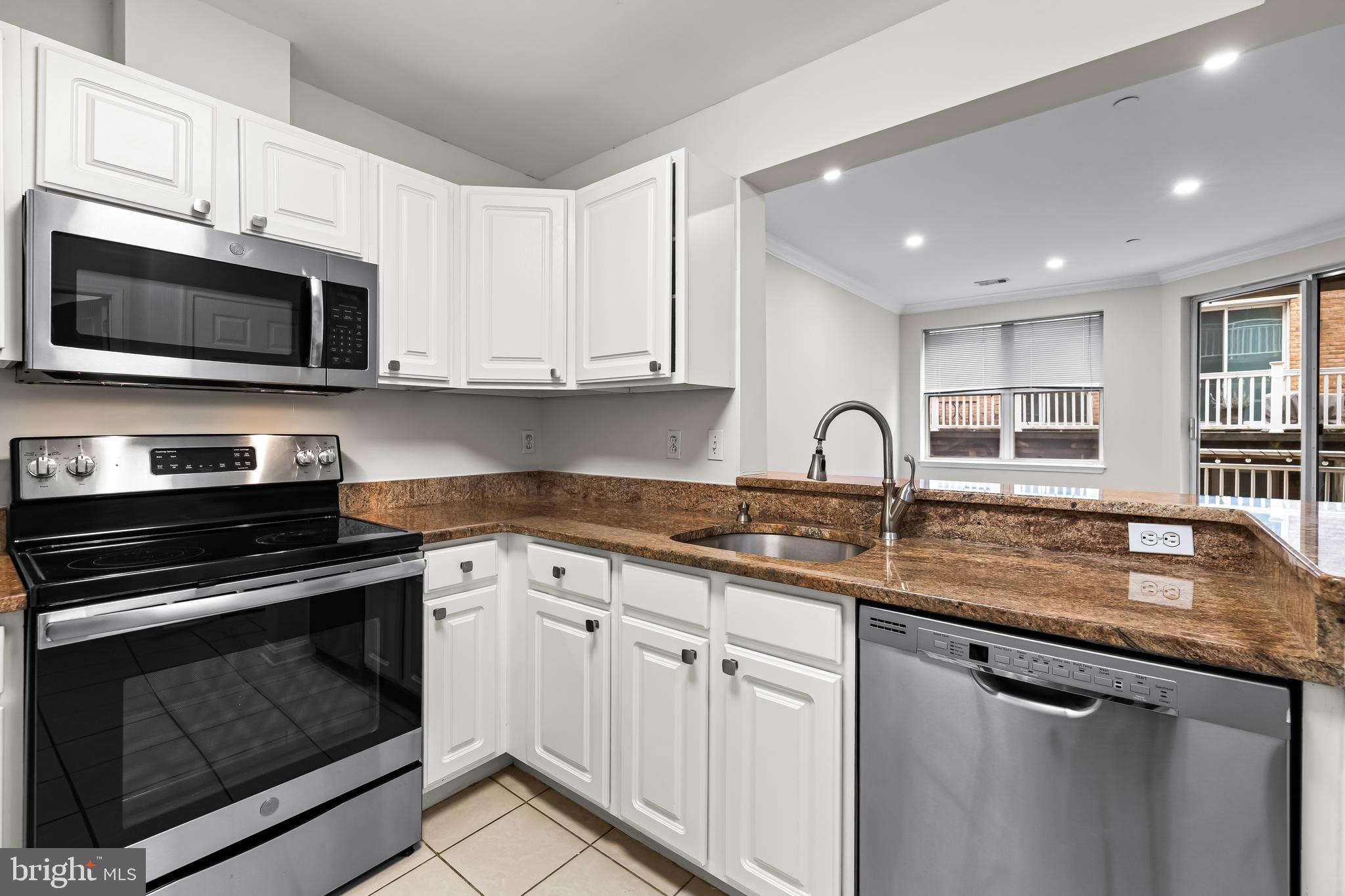 PIERSIDE AT HARBORVIEW - Residential