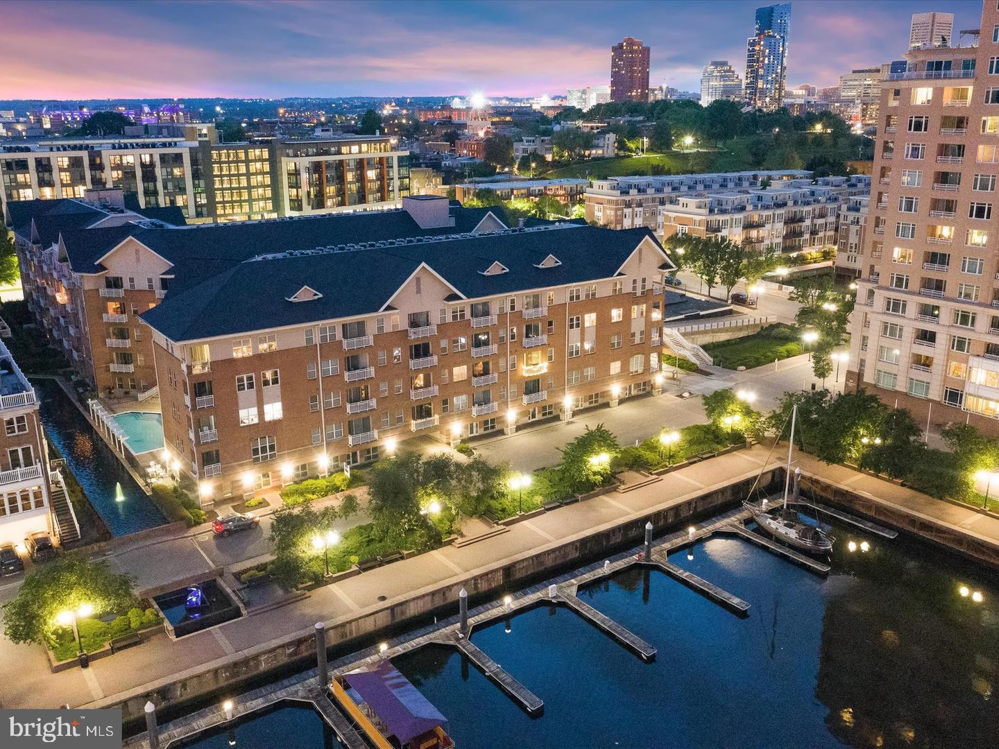 PIERSIDE AT HARBORVIEW - Residential