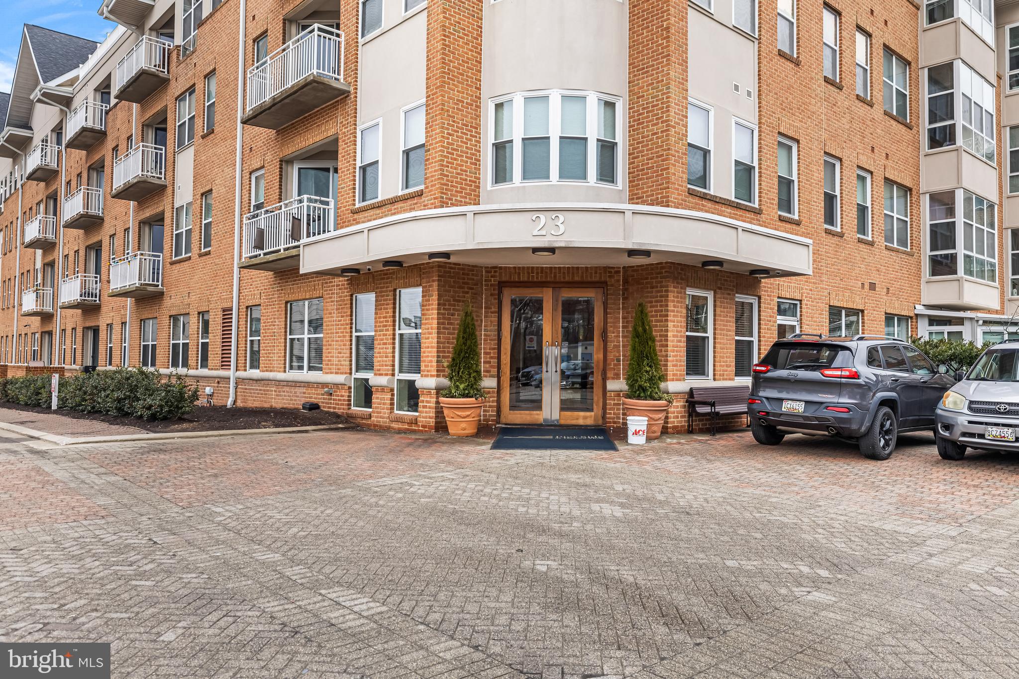 PIERSIDE AT HARBORVIEW - Residential