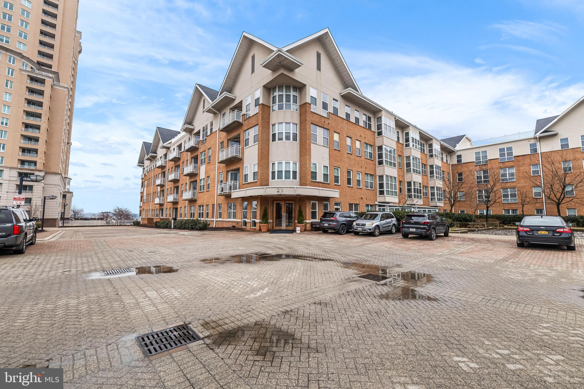 PIERSIDE AT HARBORVIEW - Residential