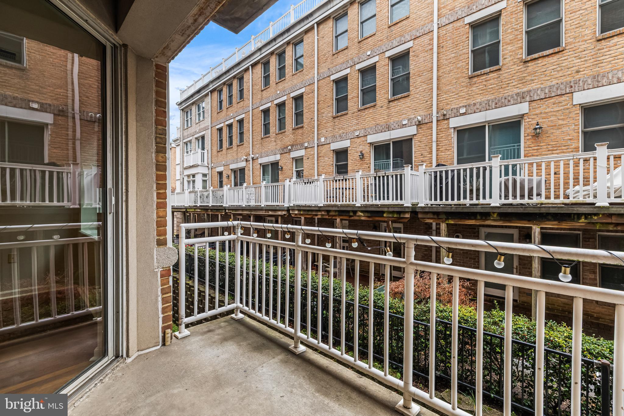 PIERSIDE AT HARBORVIEW - Residential