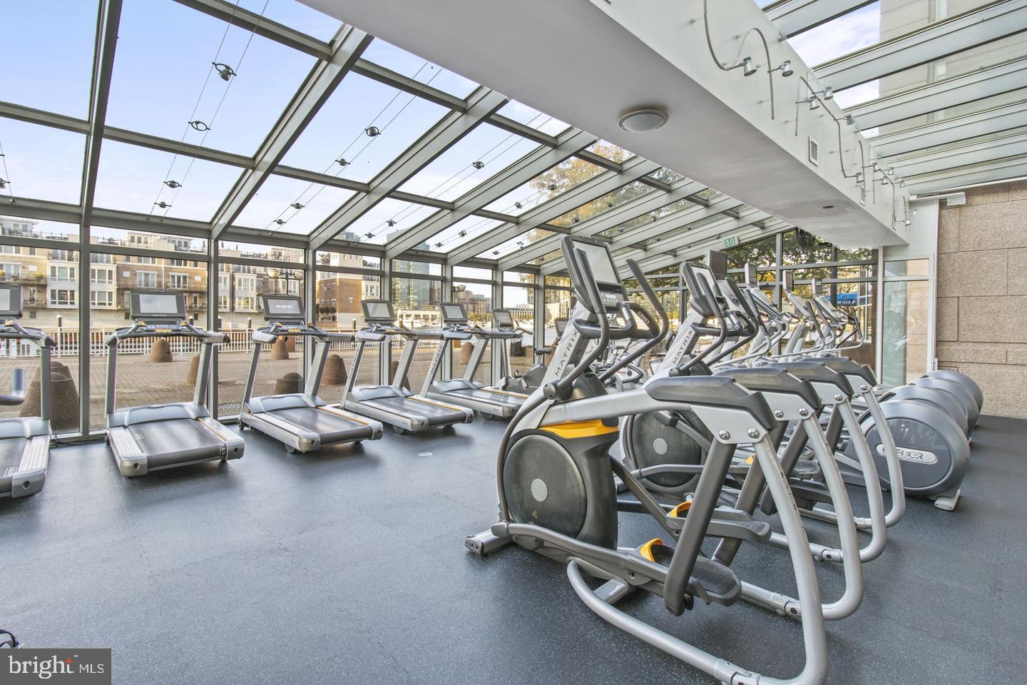 PIERSIDE AT HARBORVIEW - Residential