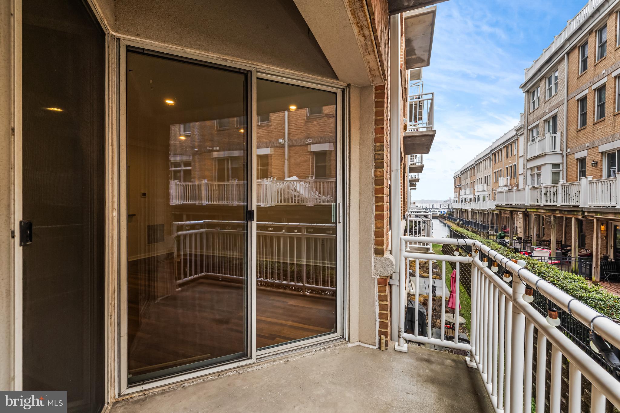 PIERSIDE AT HARBORVIEW - Residential