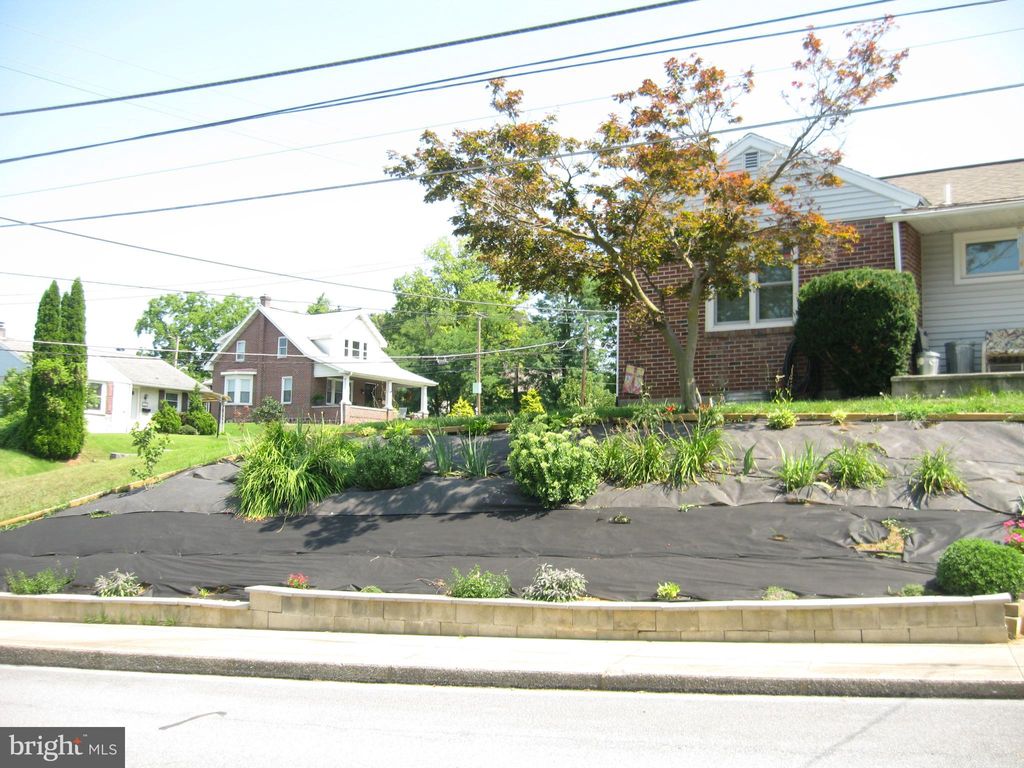 Photo of 106 SPRUCE ST, EPHRATA, PA 17522 (MLS # PALA2038704)