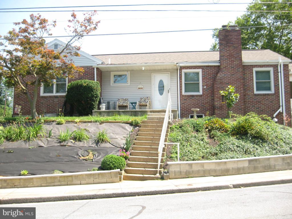 Photo of 106 SPRUCE ST, EPHRATA, PA 17522 (MLS # PALA2038704)