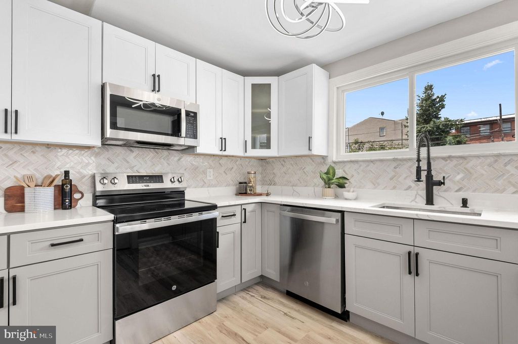 Photo of 1150 S 6th Street, PHILADELPHIA, PA 19147 (MLS # PAPH2569460)