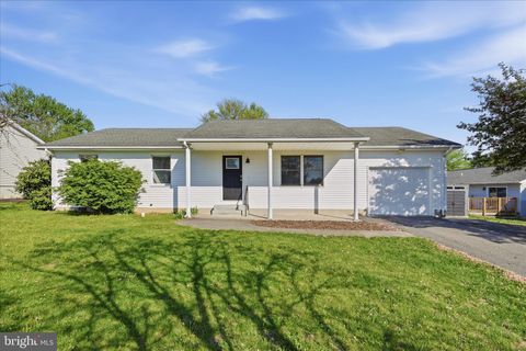 102 WARBLER STEPHENS CITY VA 22655