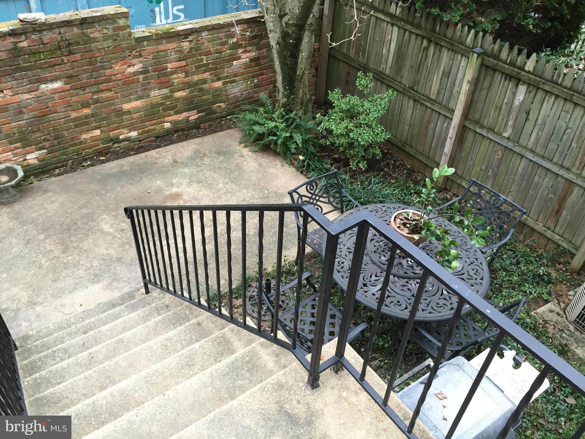 KINGS MANOR TOWNE HOUSES - Residential Lease