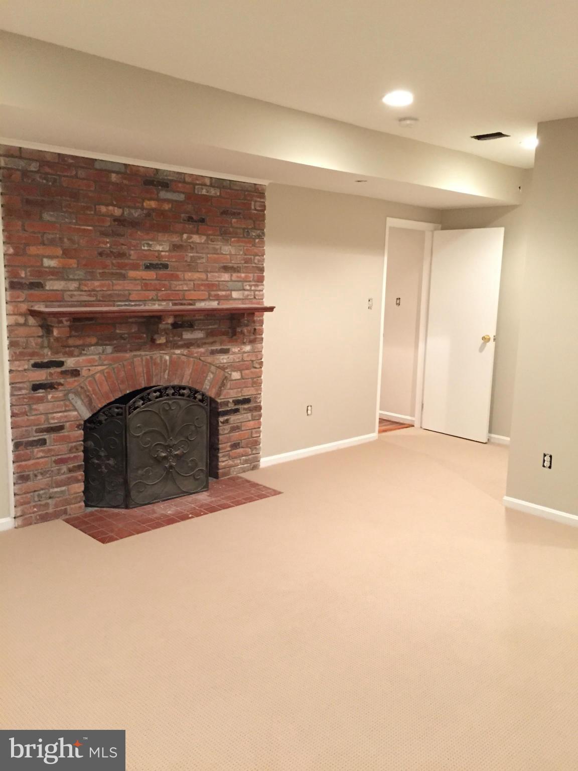 KINGS MANOR TOWNE HOUSES - Residential Lease