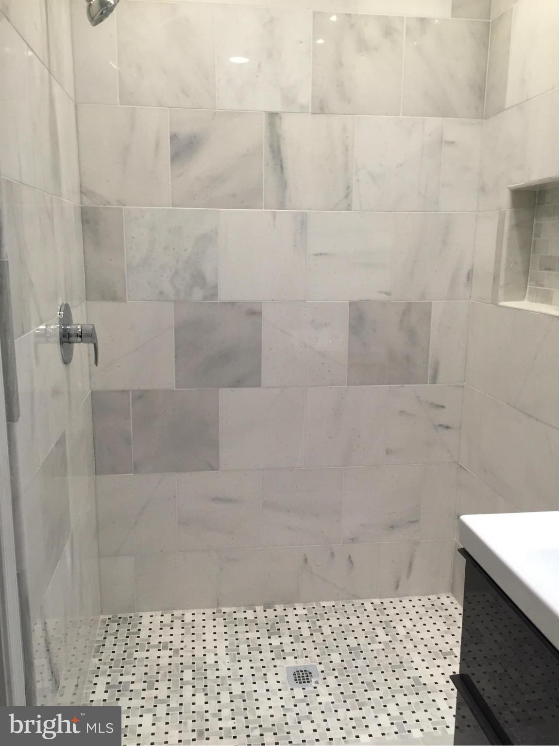 KINGS MANOR TOWNE HOUSES - Residential Lease