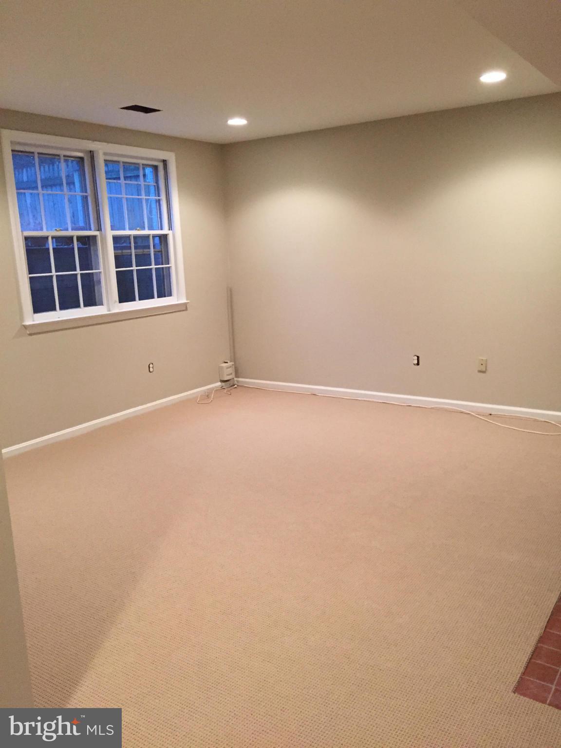 KINGS MANOR TOWNE HOUSES - Residential Lease