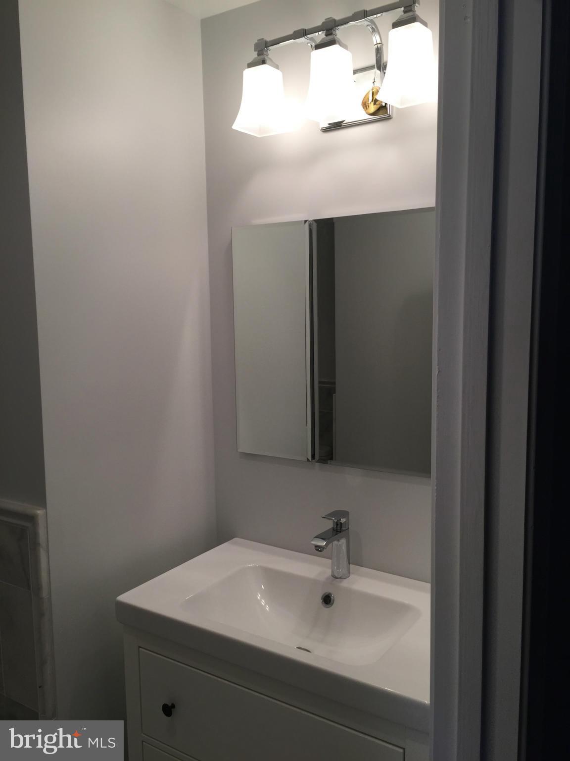 KINGS MANOR TOWNE HOUSES - Residential Lease