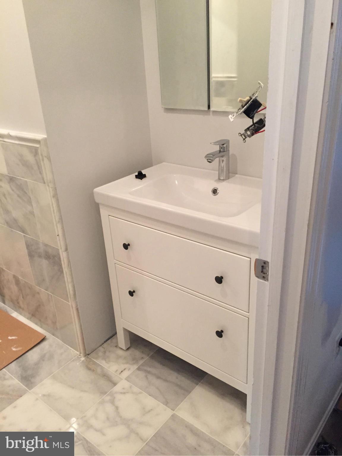 KINGS MANOR TOWNE HOUSES - Residential Lease