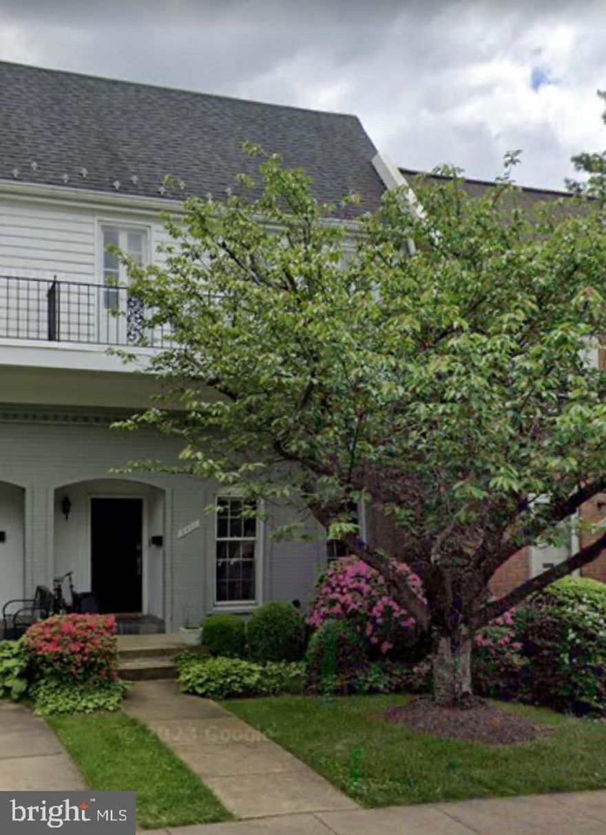 Tastefully renovated 4 bedroom 3 full bath townhouse in Kings Manor. 10 foot ceiling height in grand front living room.  Gourmet Kitchen with center island, expansive storage, granite countertops and stainless steel appliances. Hardwood floors throughout; new berber in recreation room that serves as a fourth bedroom with ensuite full bath.  Primary bedroom features unsuite bath, double closets and a front balcony. All bathrooms finished in Carrera marble, and Hans Grohe fixtures. Upgraded systems; lighting, electric, plumbing. Rear yard with 2 car off street parking directly behind the rear brick wall. Tastefully painted and move in ready.  Kings Manor features a Central Park with basketball courts, walking trails, and community events.  Walk to downtown McLean, and walkable to Churchill Elementary.
An amazing home in a fantastic community.