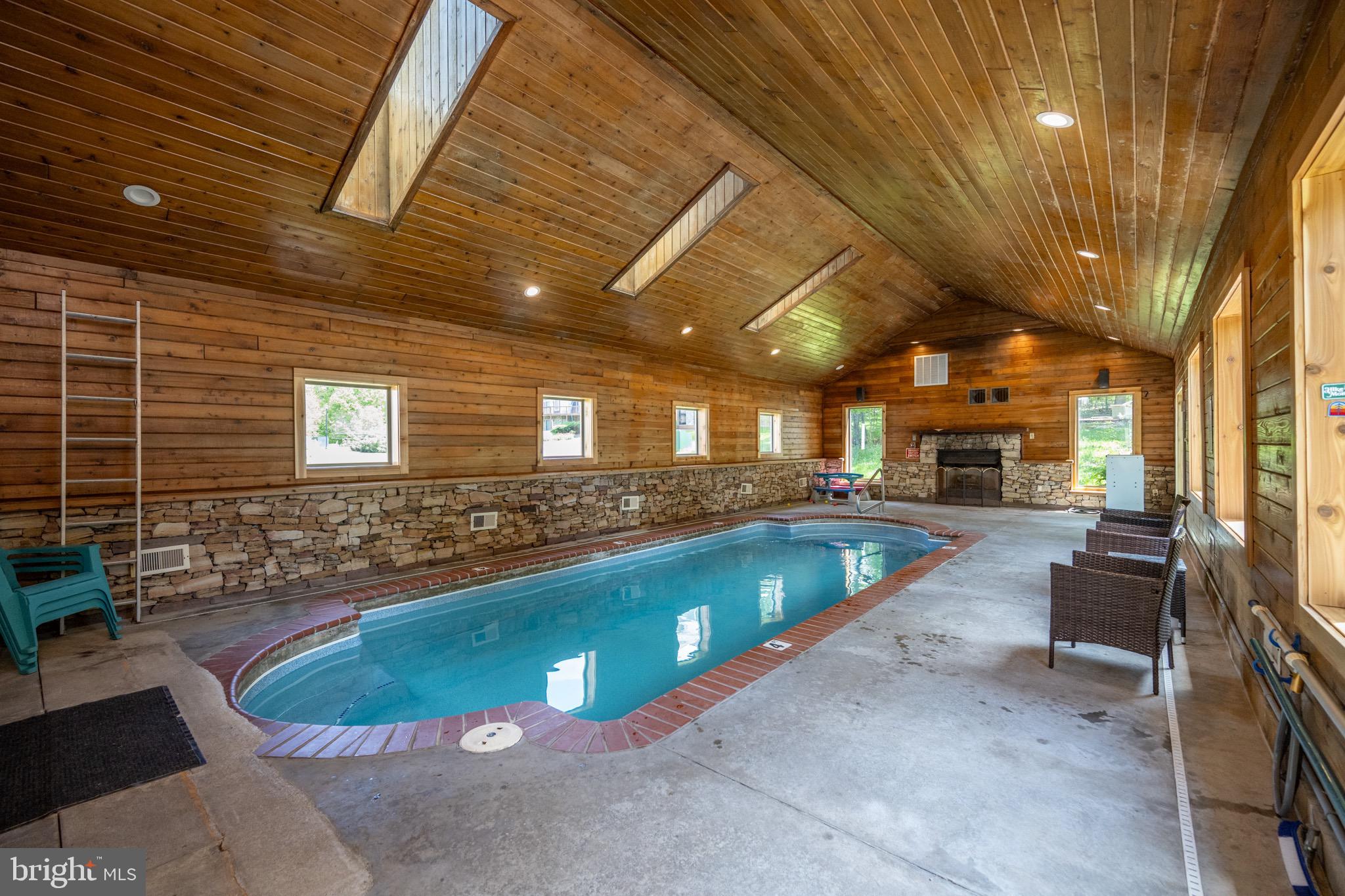 ALPINE SHORES - Residential