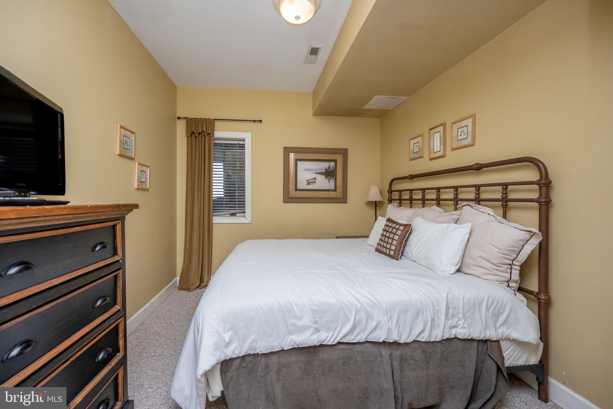 ALPINE SHORES - Residential