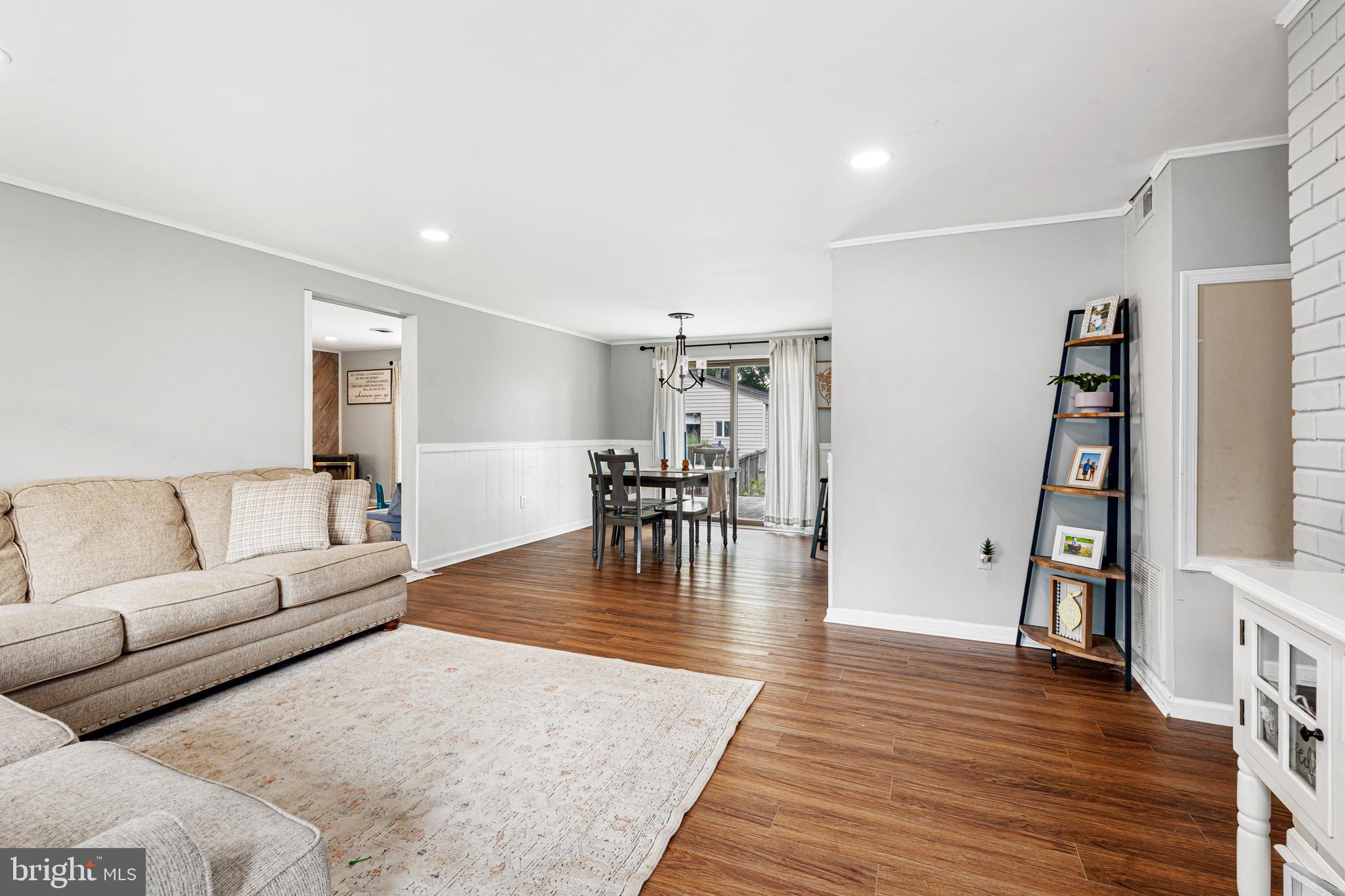 LODGE FOREST MANOR - Residential