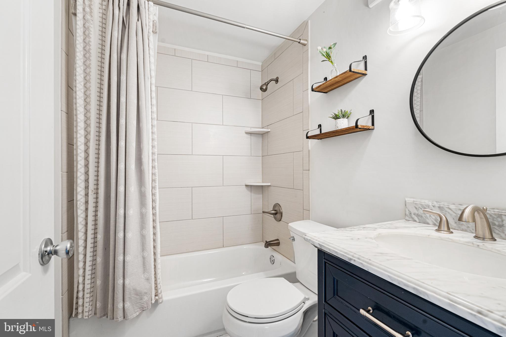 LODGE FOREST MANOR - Residential