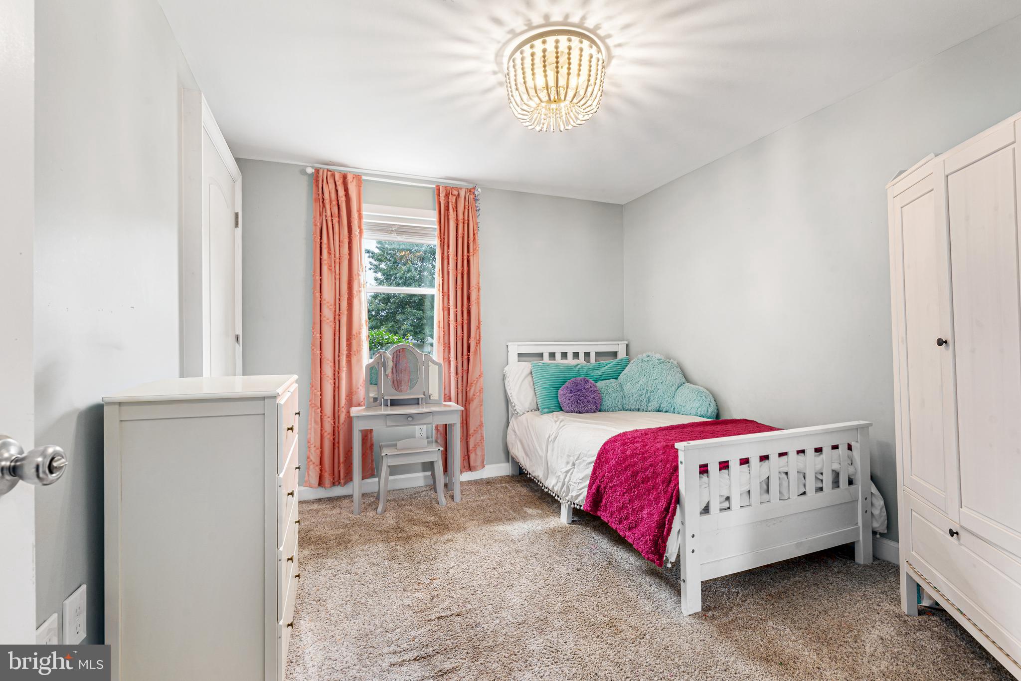 LODGE FOREST MANOR - Residential