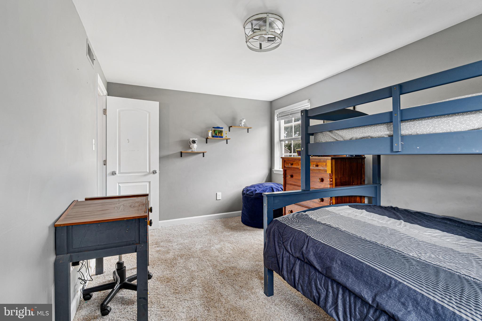 LODGE FOREST MANOR - Residential