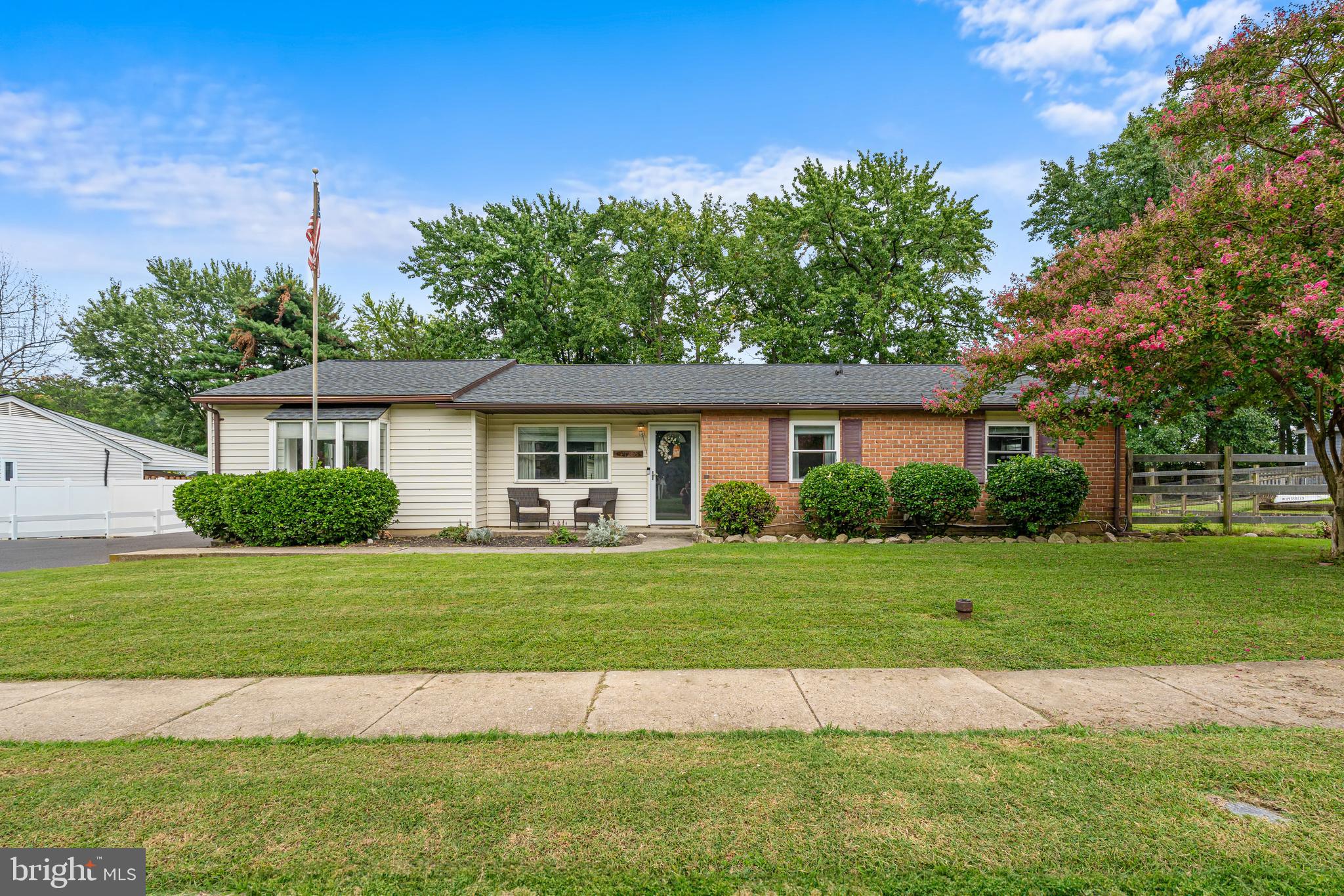 LODGE FOREST MANOR - Residential