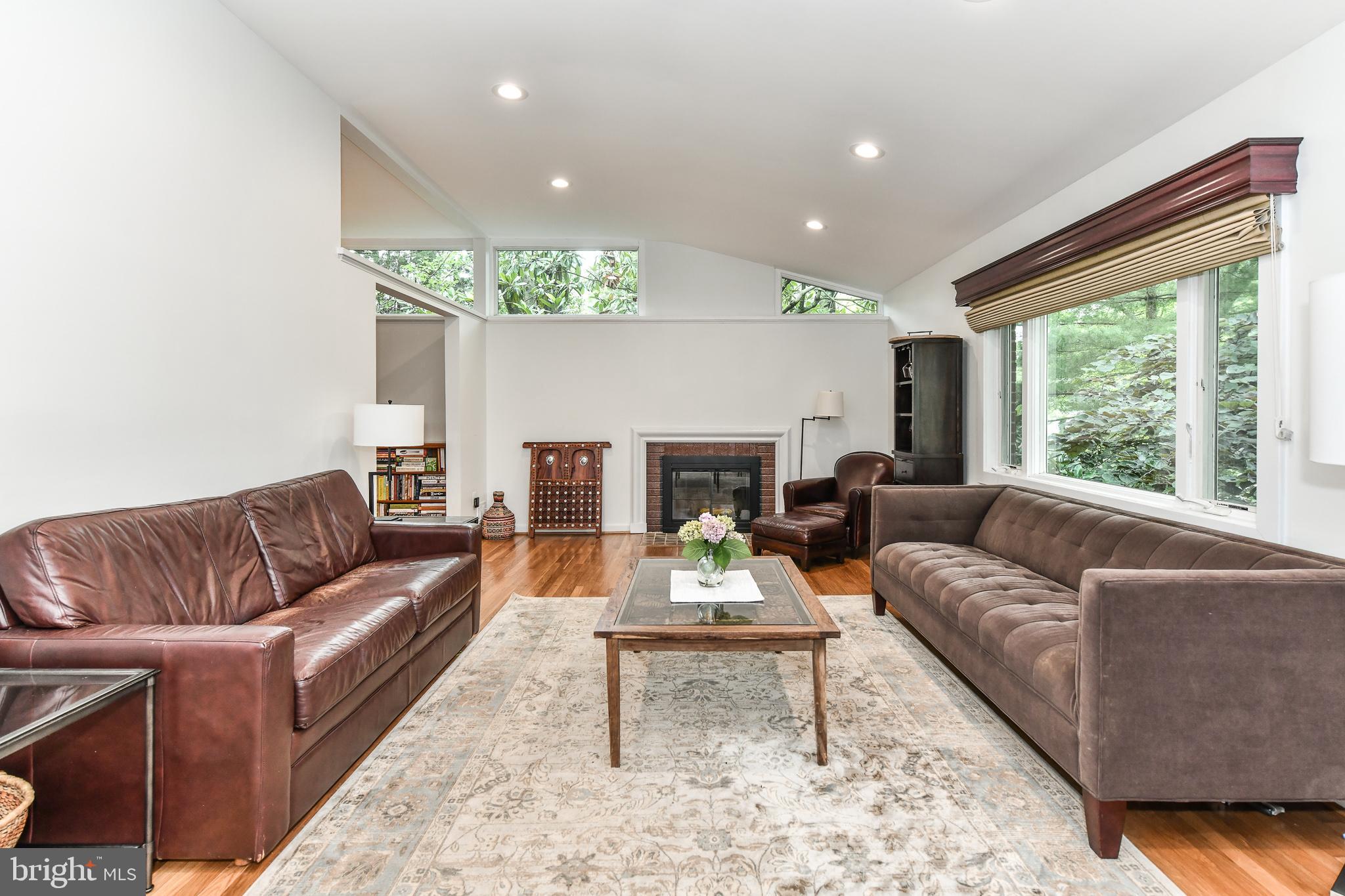 ROSEMONT - Residential Lease