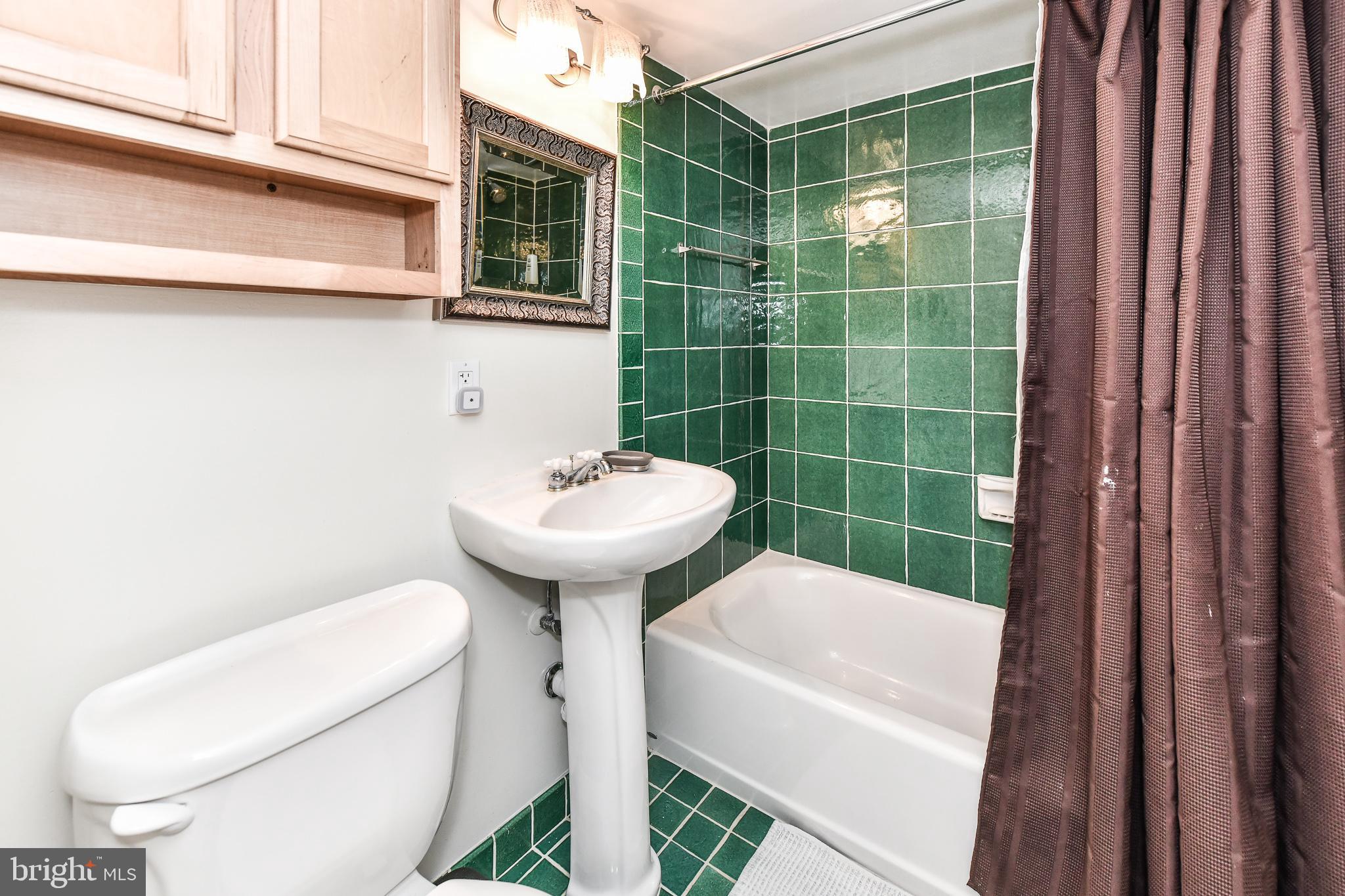 ROSEMONT - Residential Lease