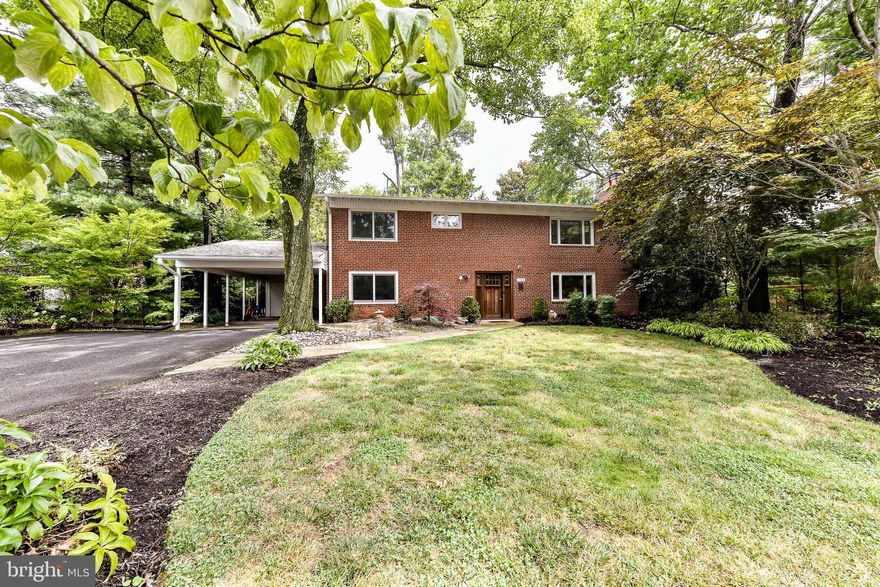 Updated 4BR in heart of McLean*Excellent street, fantastic lot*Home is updated with open concept living & flooded with lots of natural sunlight! Main level features hardwood floors, recess lighting & neutral paint*Large living room, leading to dining room with doors to FABULOUS screened in porch! Updated kitchen features granite counters, subway tile backsplash, ample cabinetry space & stainless steel appliances with views to serene wooded backyard! Nicely sized bedrooms & tiled bathrooms*Family room with tiled floors & cozy brick hearth fireplace*Screened porch leads to patio & HUGE fenced, private backyard!Perfectly located close to I-66, I-495, Dulles Toll Rd., East Falls Church Metro, West Falls Church Metro, shops and restaurants. Blocks away from Kent Gardens ES, Longfellow MS & McLean HS*AVAILABLE FOR LEASE 8.12.20*