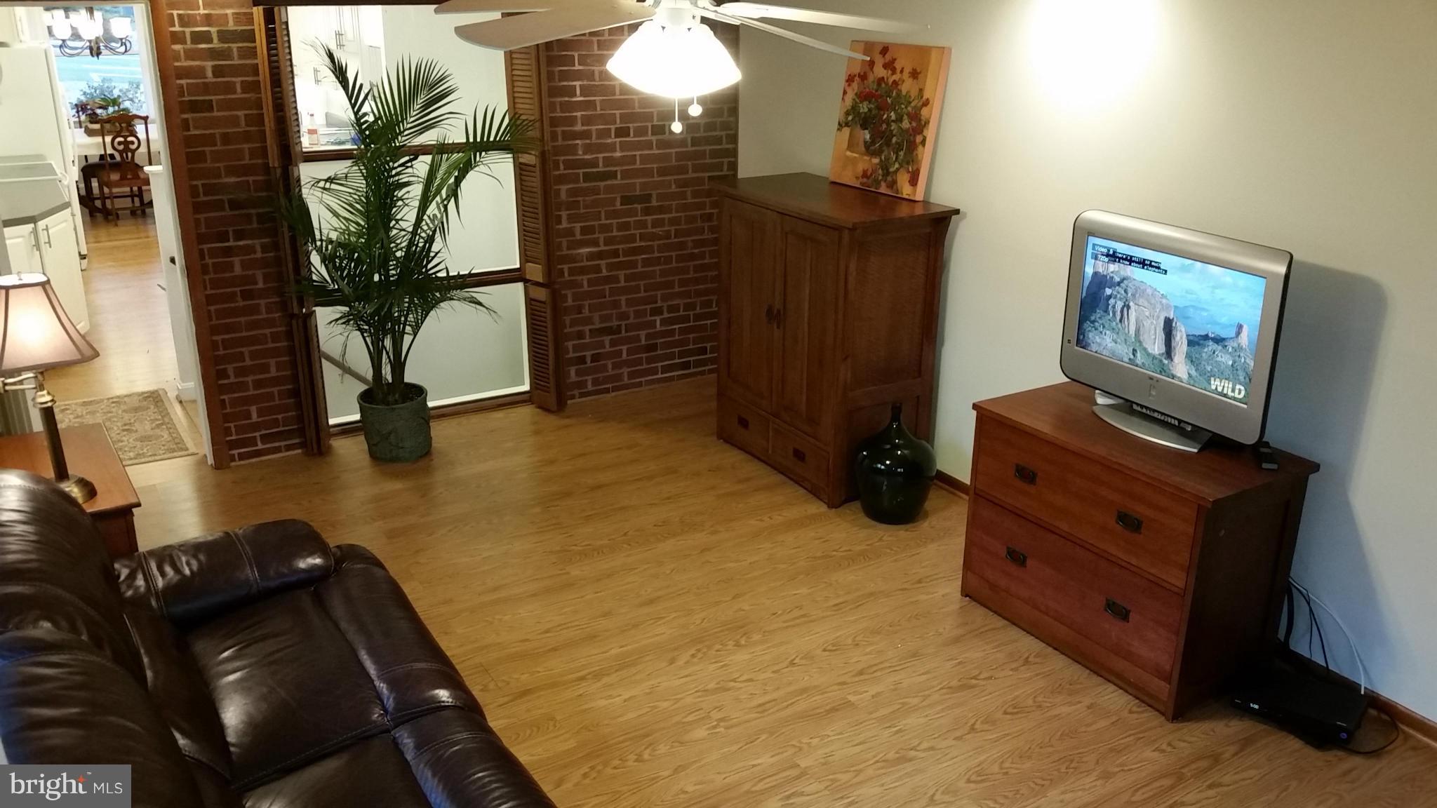 LINCOLNIA HILLS - Residential