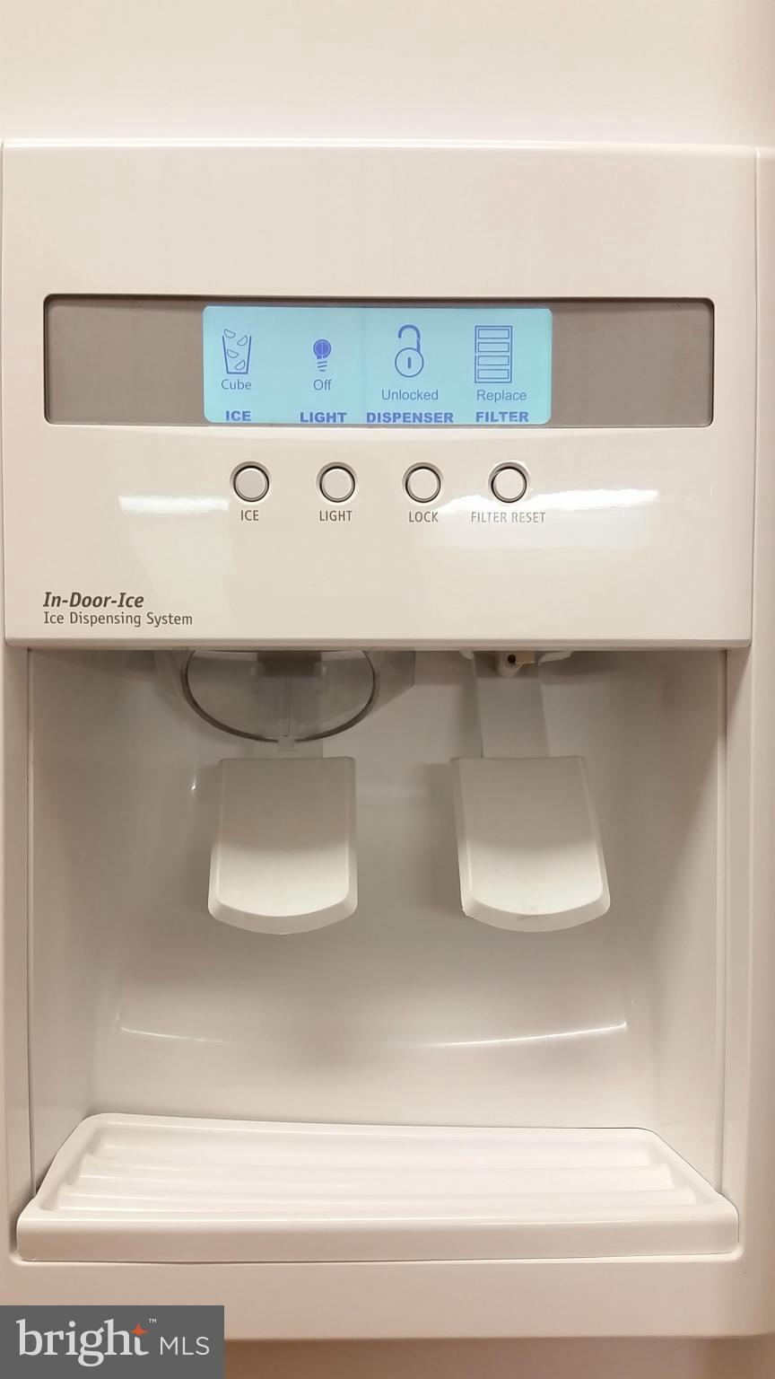 LINCOLNIA HILLS - Residential