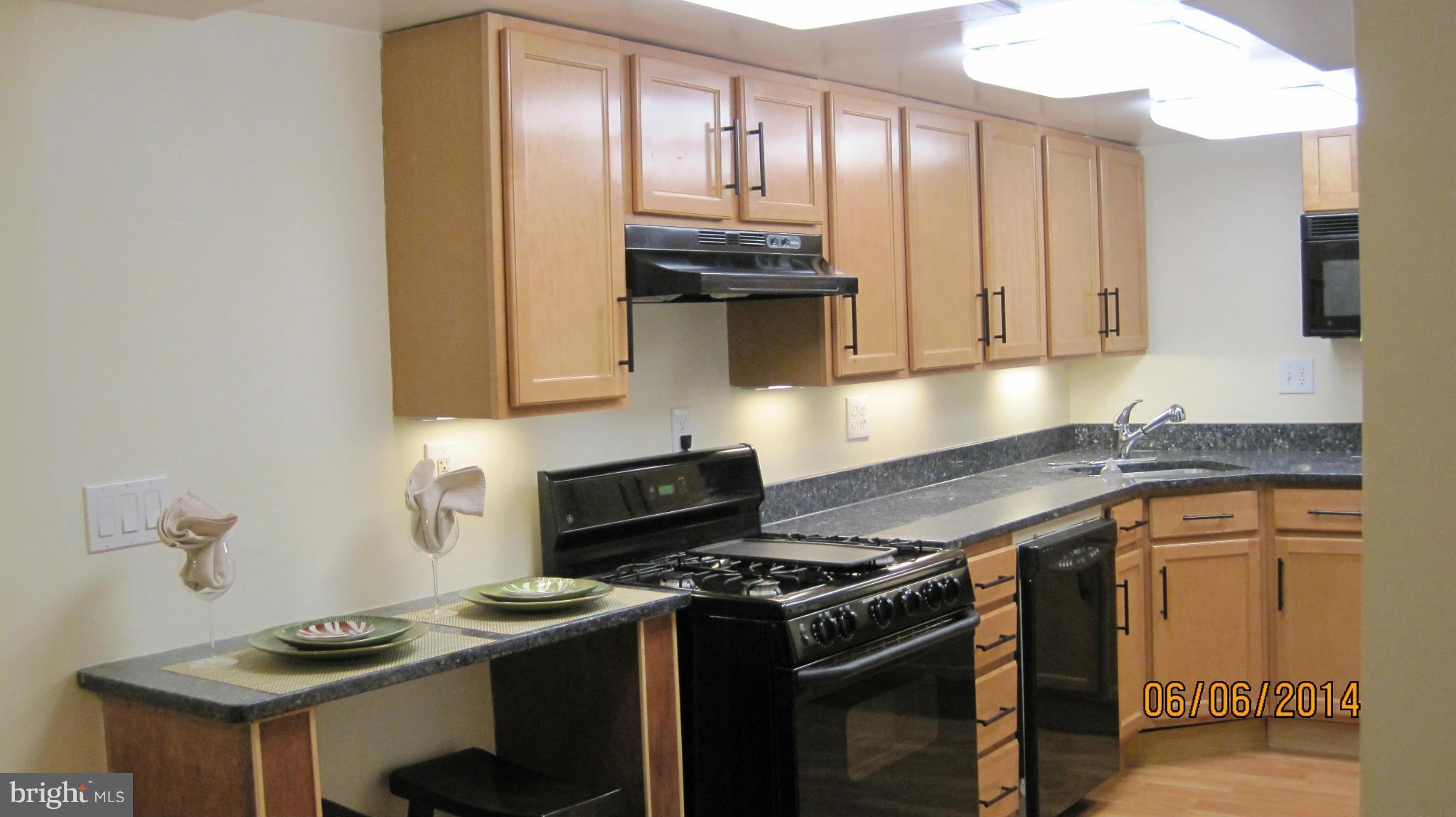 LINCOLNIA HILLS - Residential